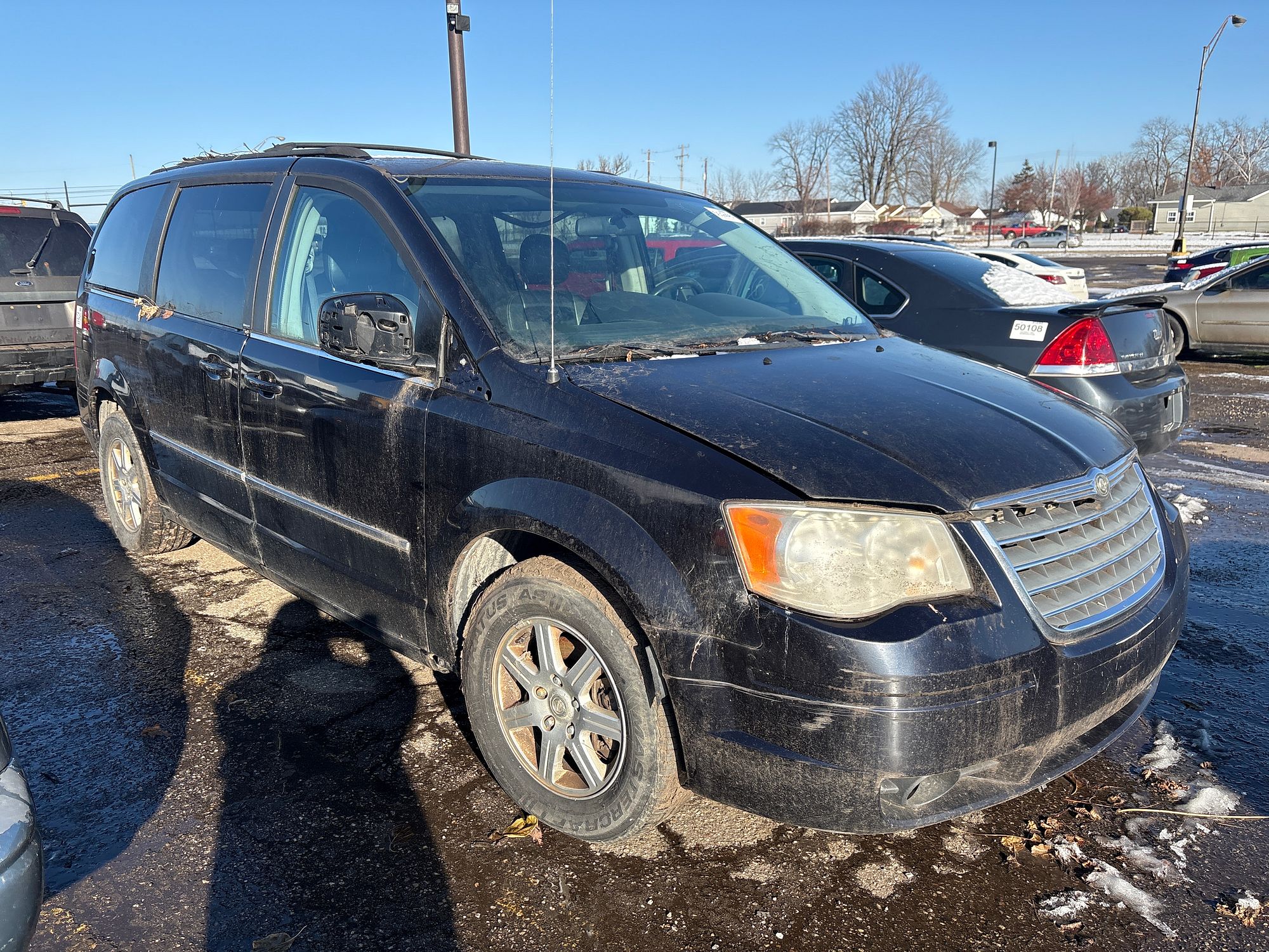 2010 CHRYSLER TOWN COUNTRY - Image 2