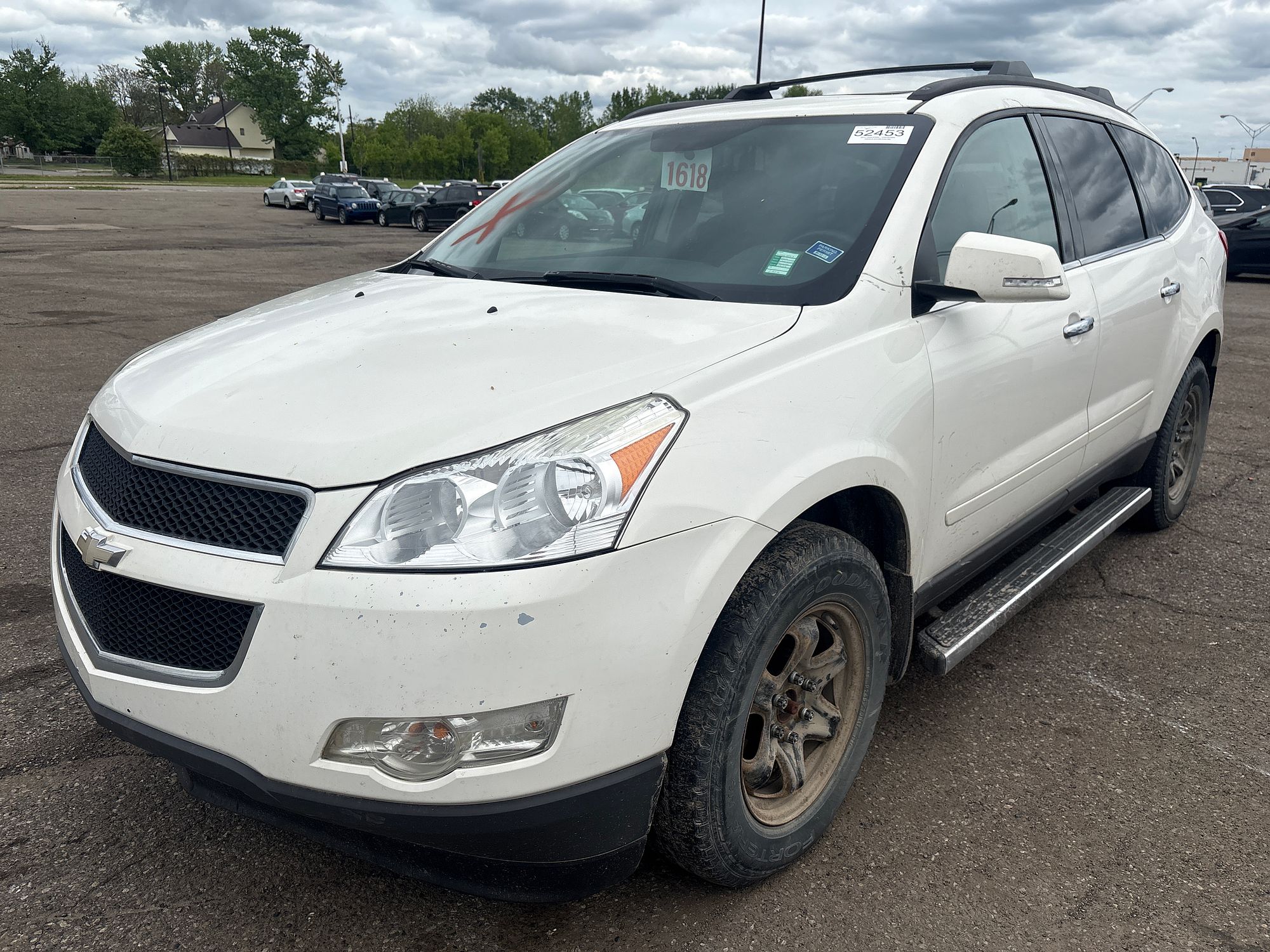 2011 CHEVROLET TRAVERSE - Image 1