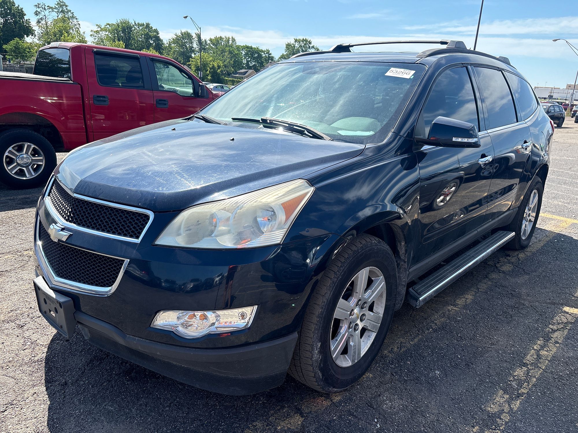 2011 CHEVROLET TRAVERSE - Image 1