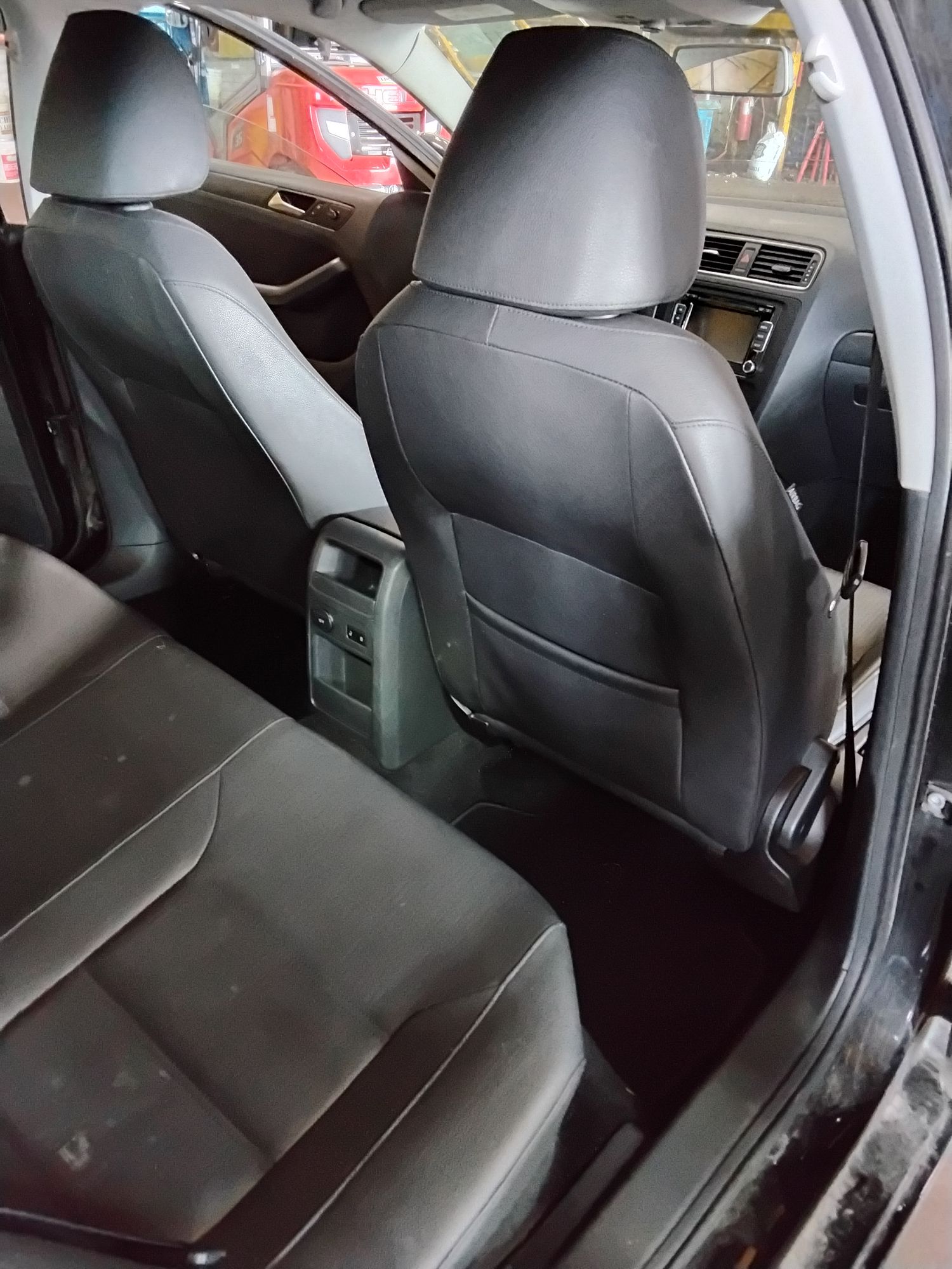 2011 VOLKSWAGEN JETTA - Image 6