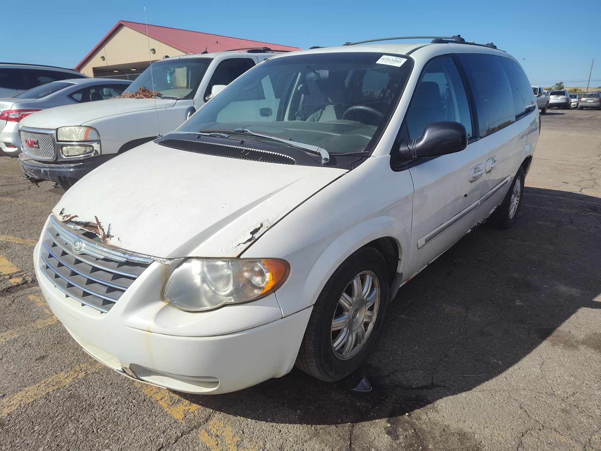 2005 CHRYSLER TOWN COUNTRY - Image 1