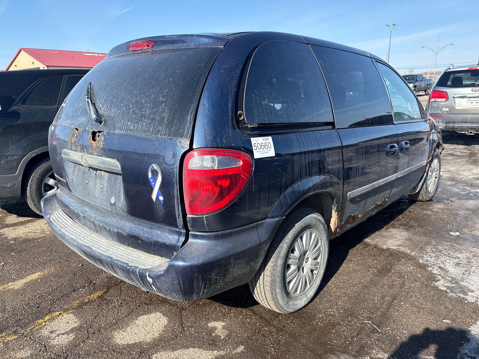 2006 CHRYSLER TOWN COUNTRY - Image 3