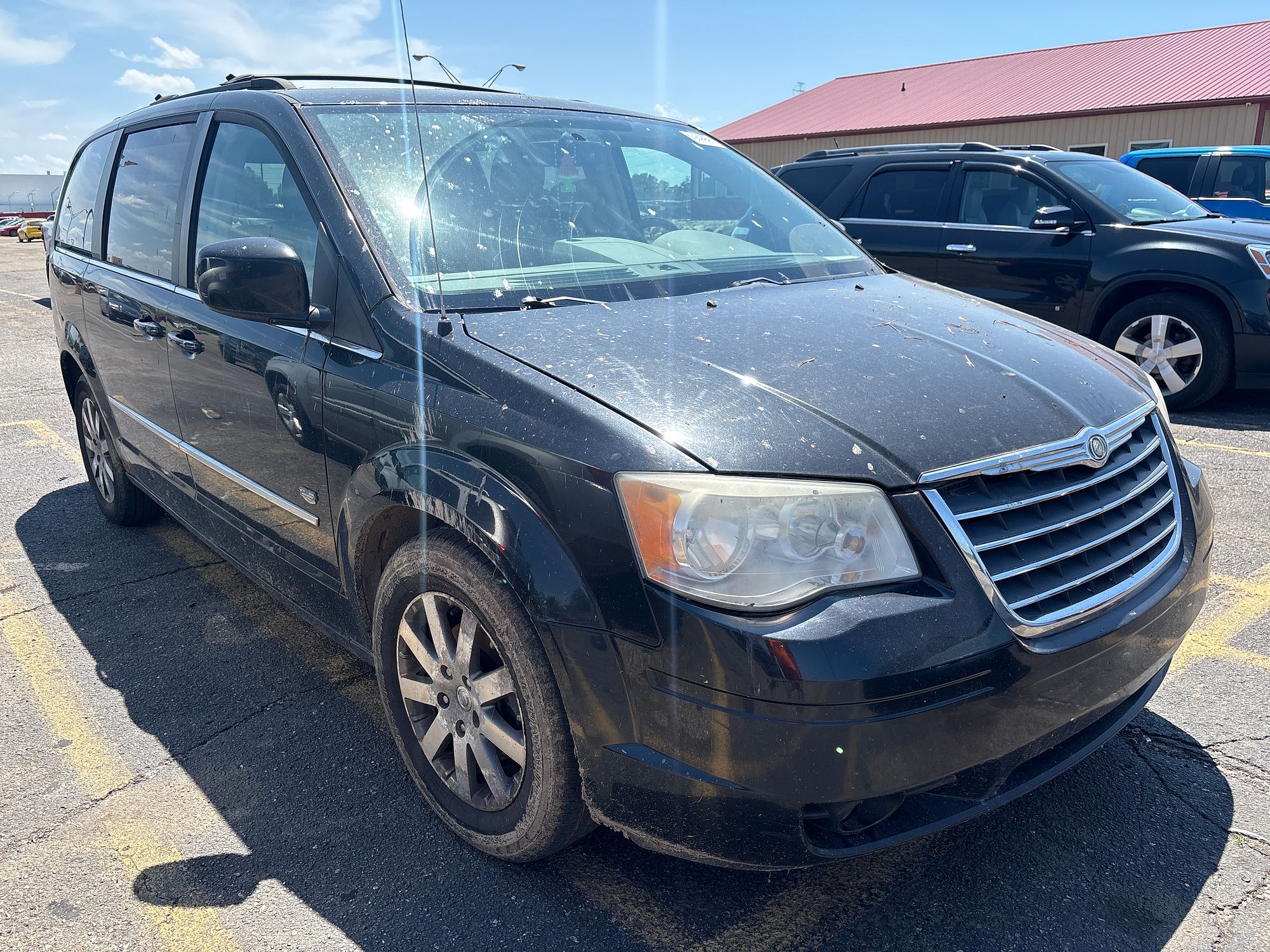 2009 CHRYSLER TOWN COUNTRY - Image 2