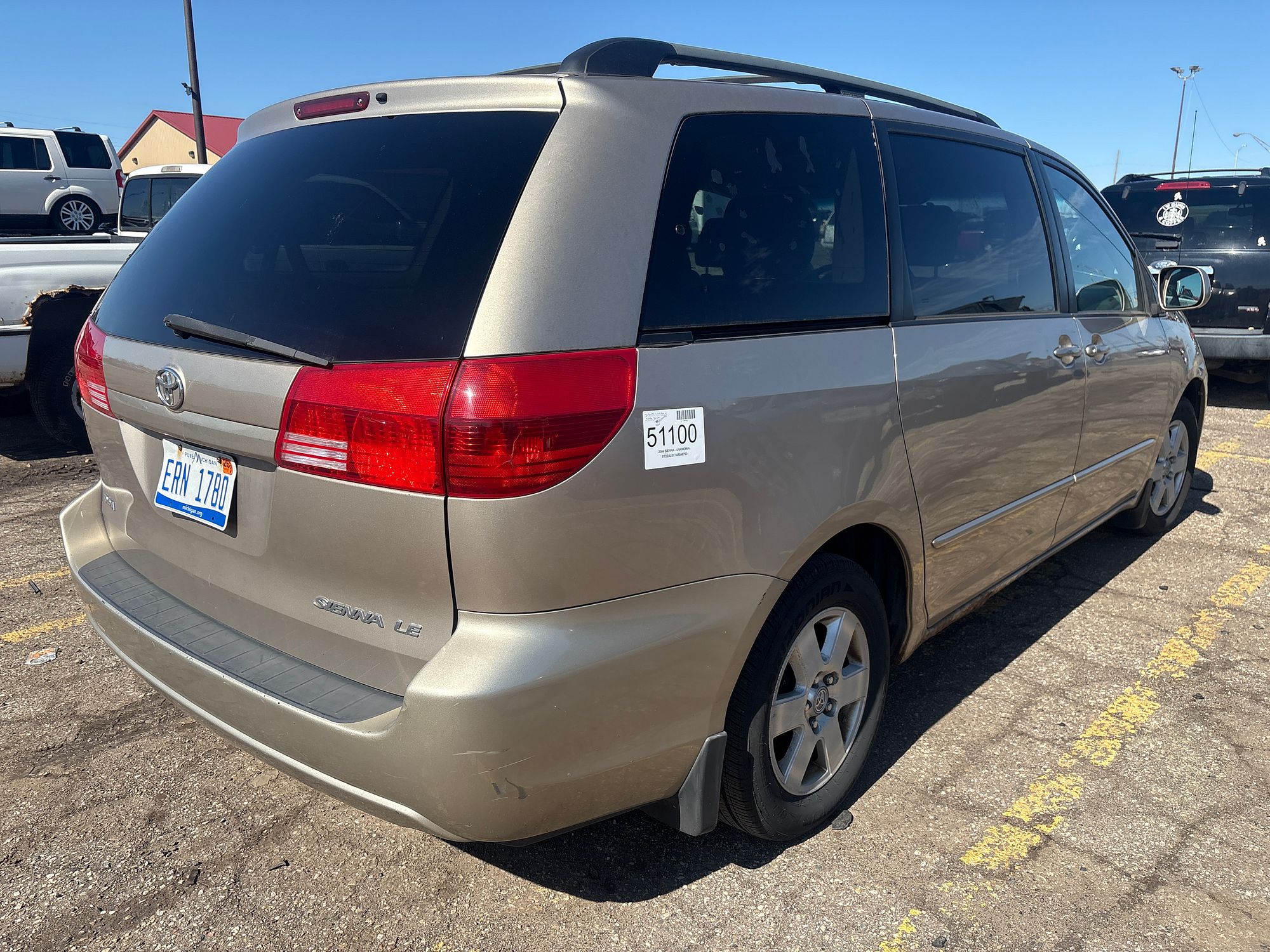 2004 TOYOTA SIENNA - Image 3