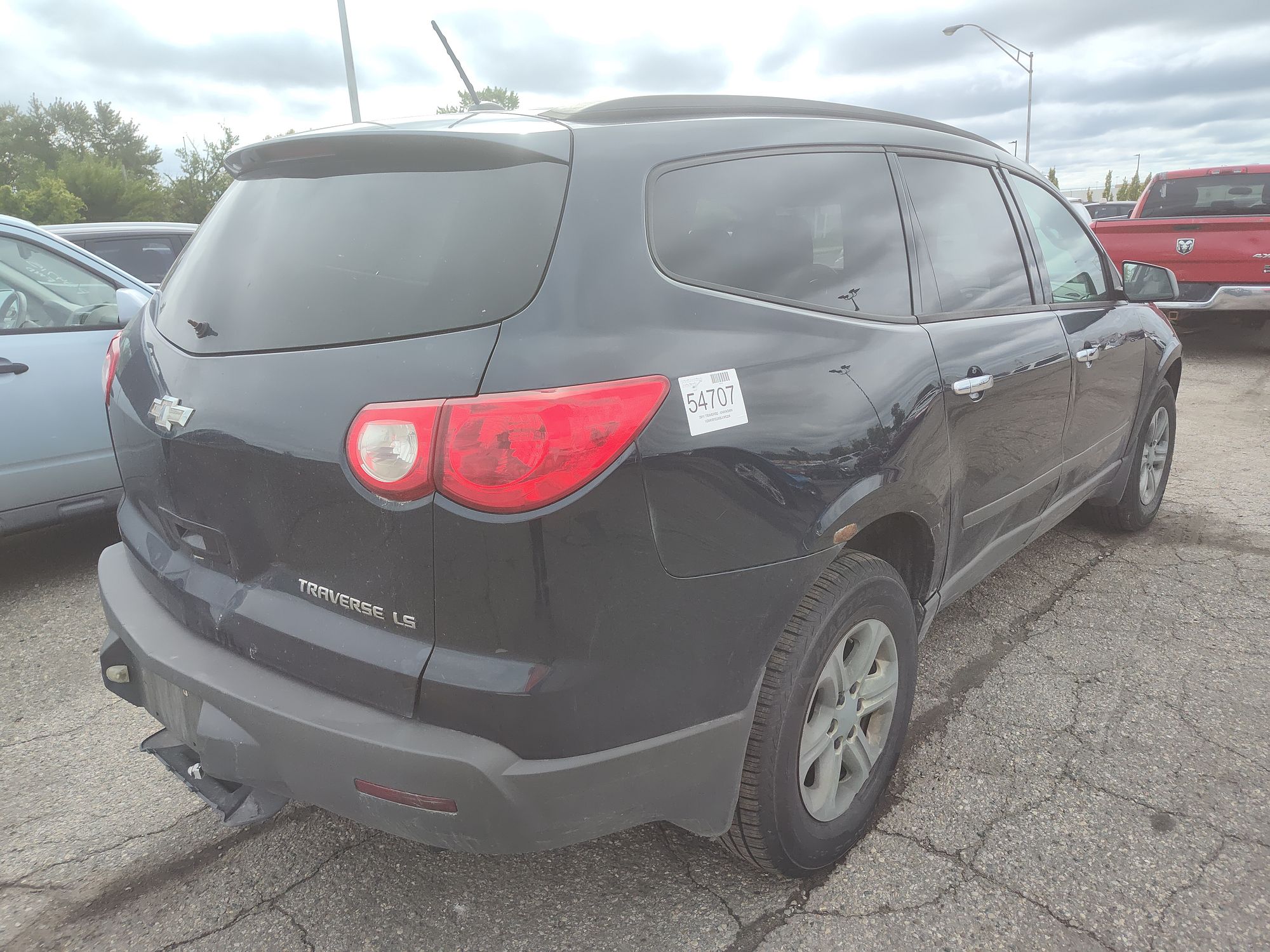 2011 CHEVROLET TRAVERSE - Image 3