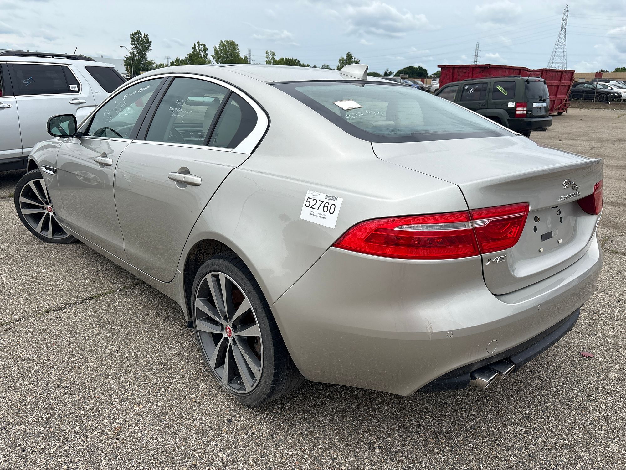 2017 JAGUAR XE - Image 4