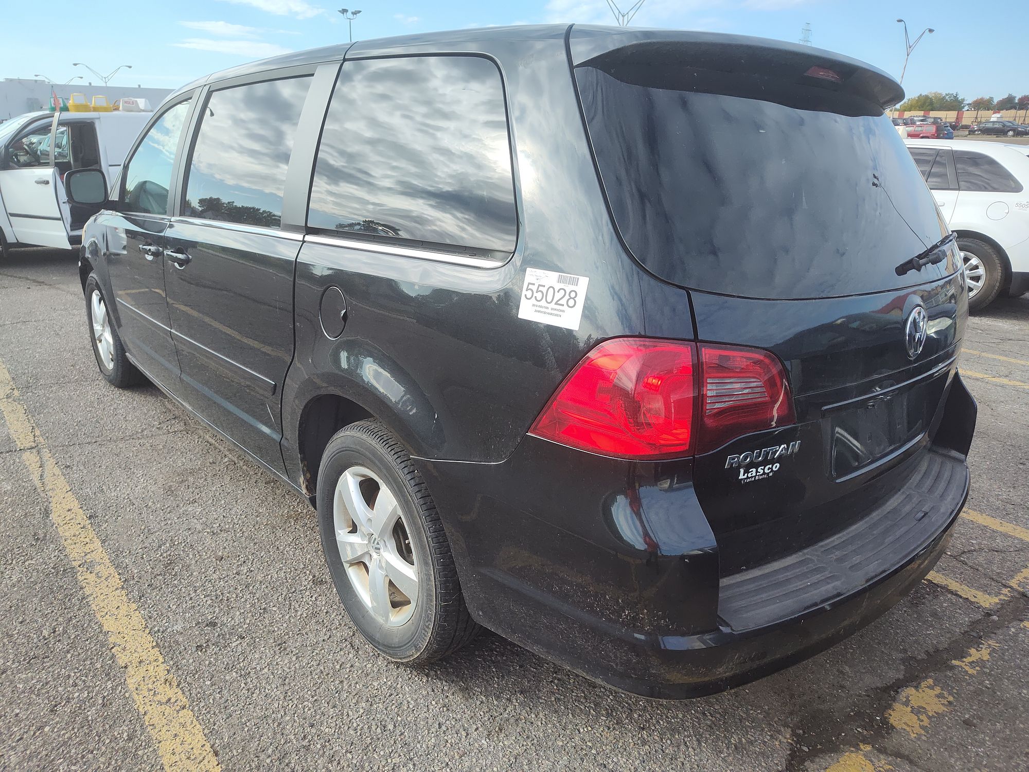 2010 VOLKSWAGEN ROUTAN - Image 4