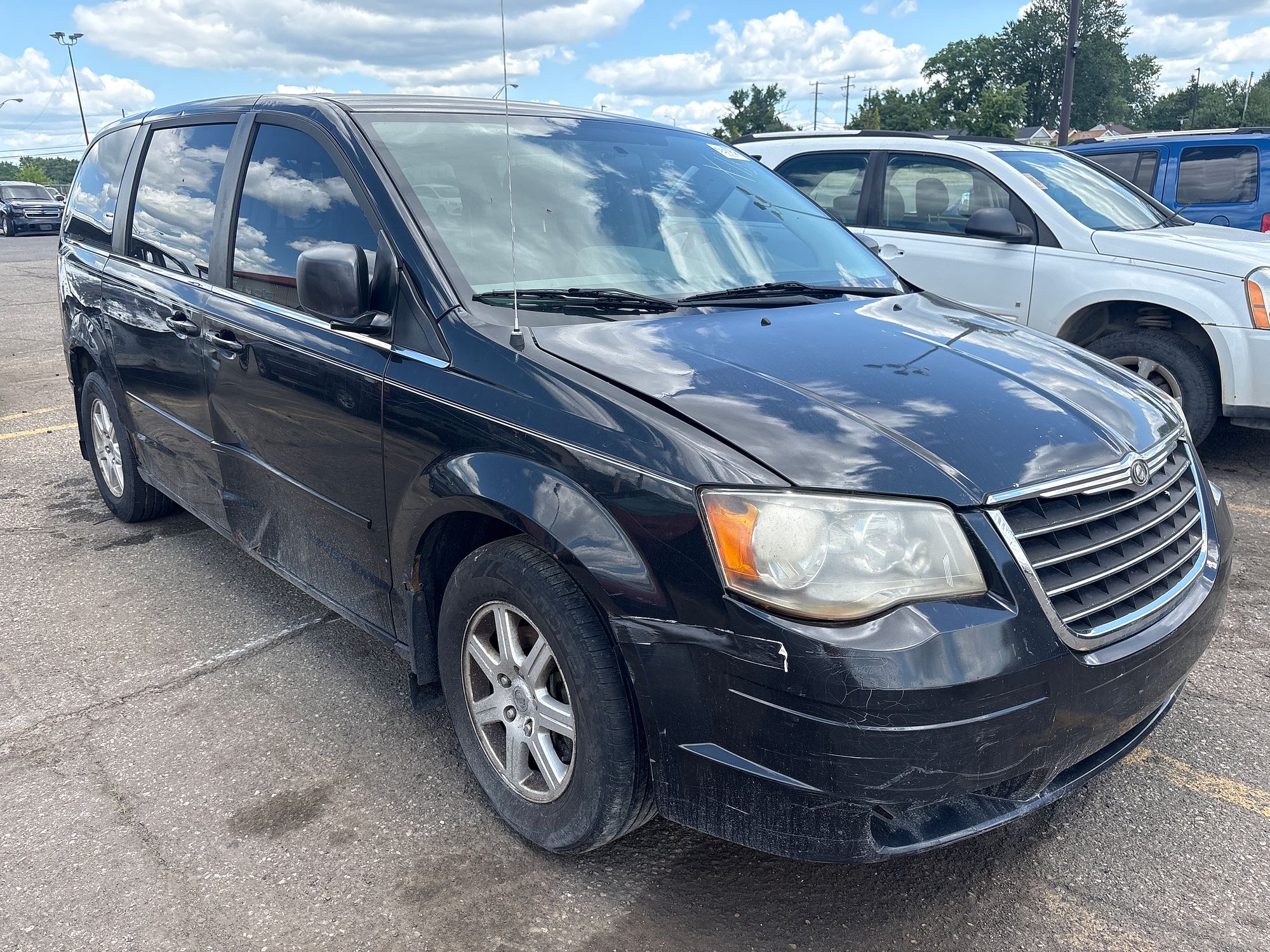 2010 CHRYSLER TOWN COUNTRY - Image 2