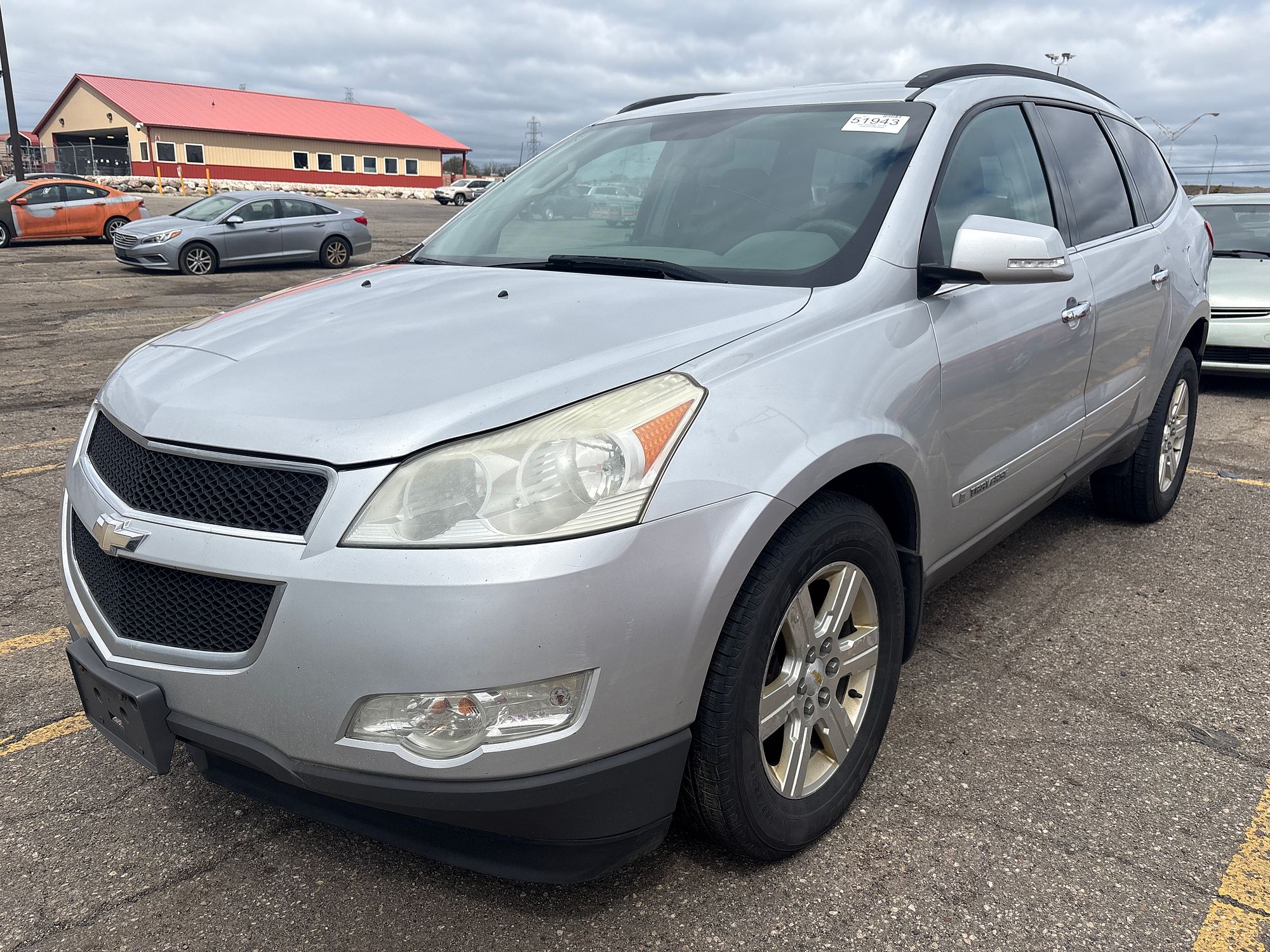 2009 CHEVROLET TRAVERSE - Image 1