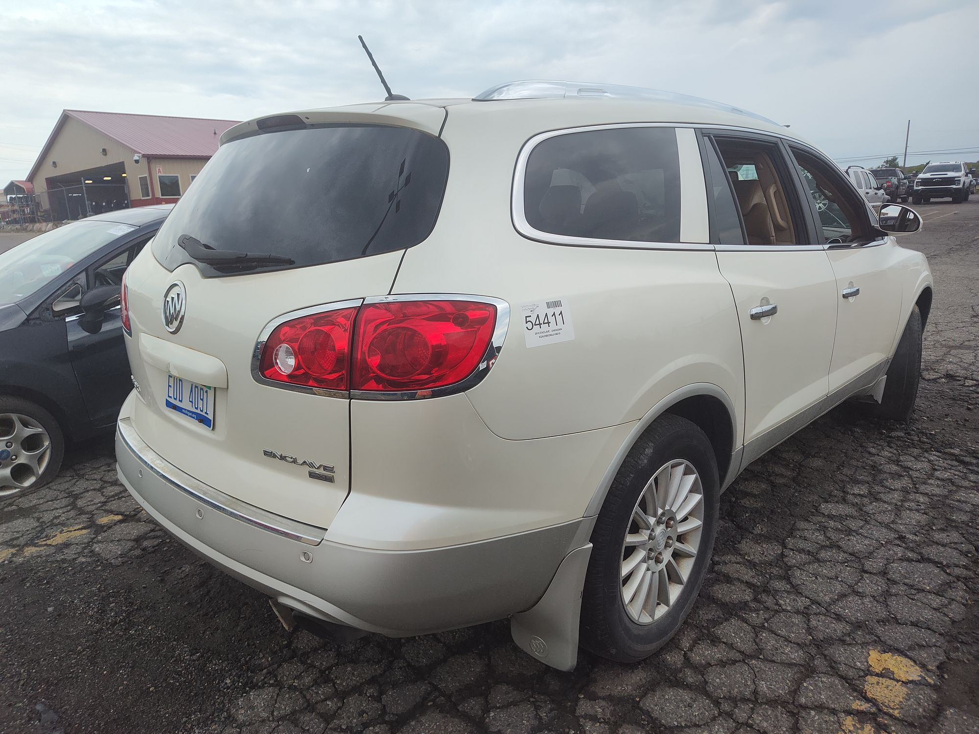2010 BUICK ENCLAVE - Image 3