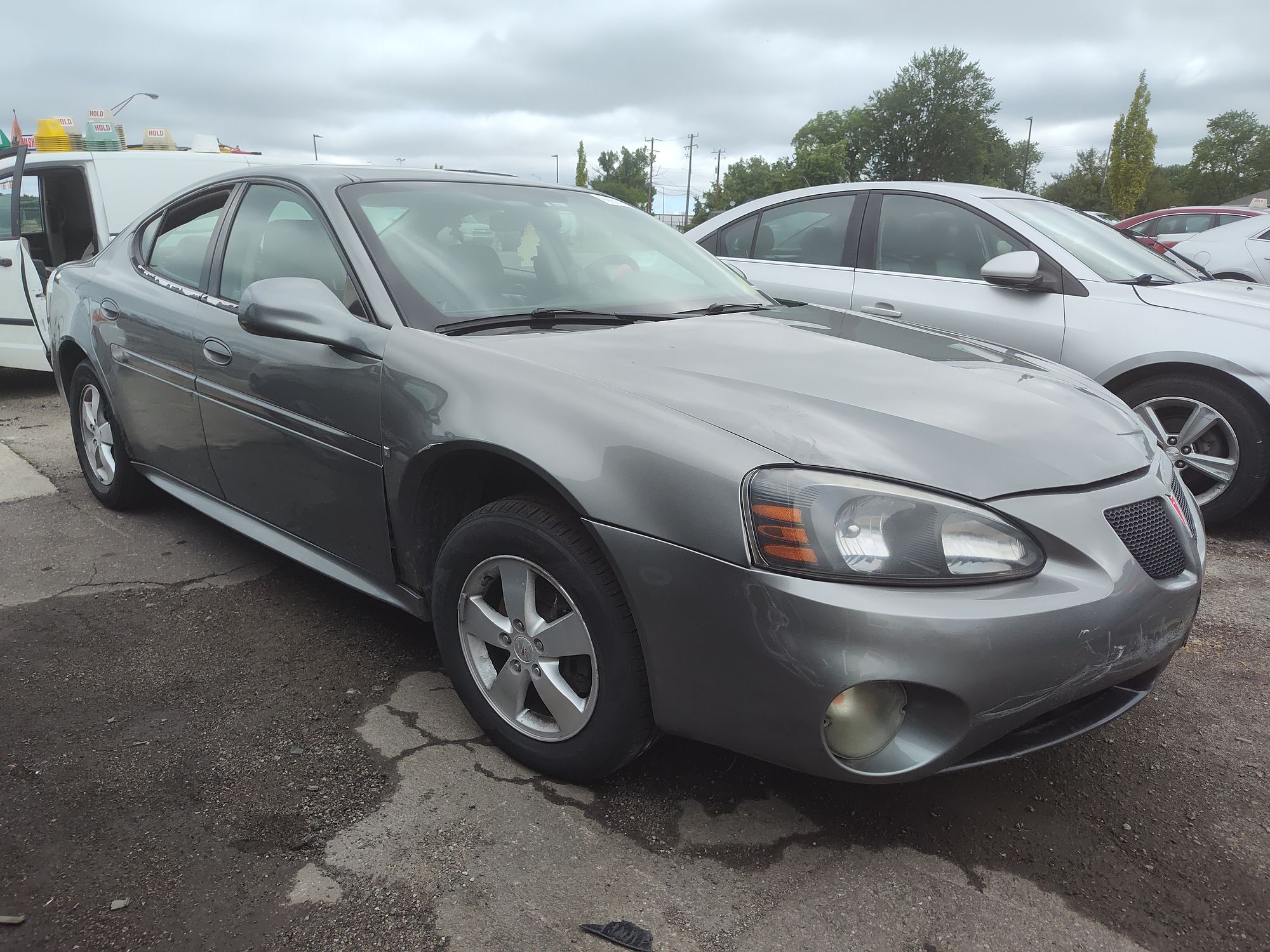 2008 PONTIAC GRAND PRIX - Image 2