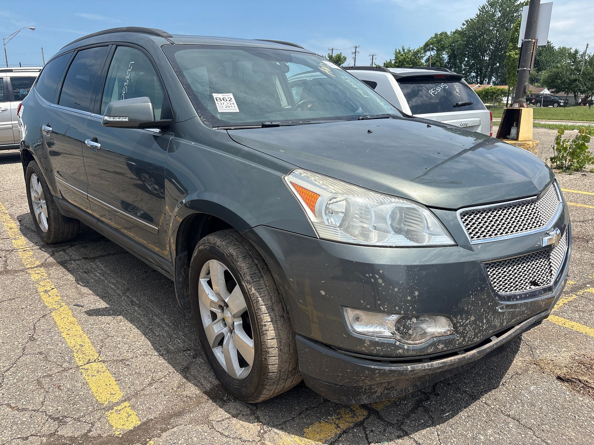 2011 CHEVROLET TRAVERSE - Image 2