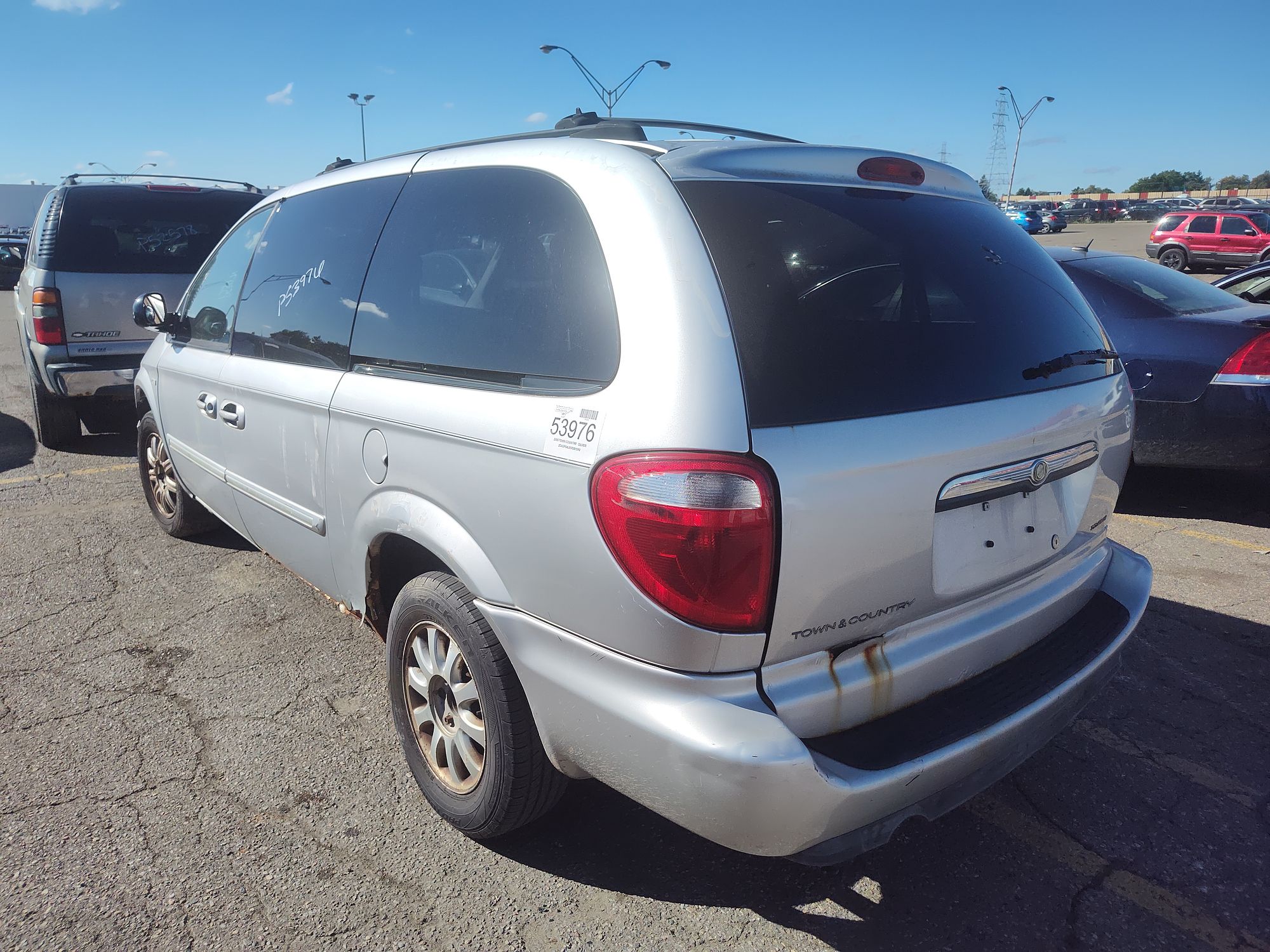 2005 CHRYSLER TOWN COUNTRY - Image 4