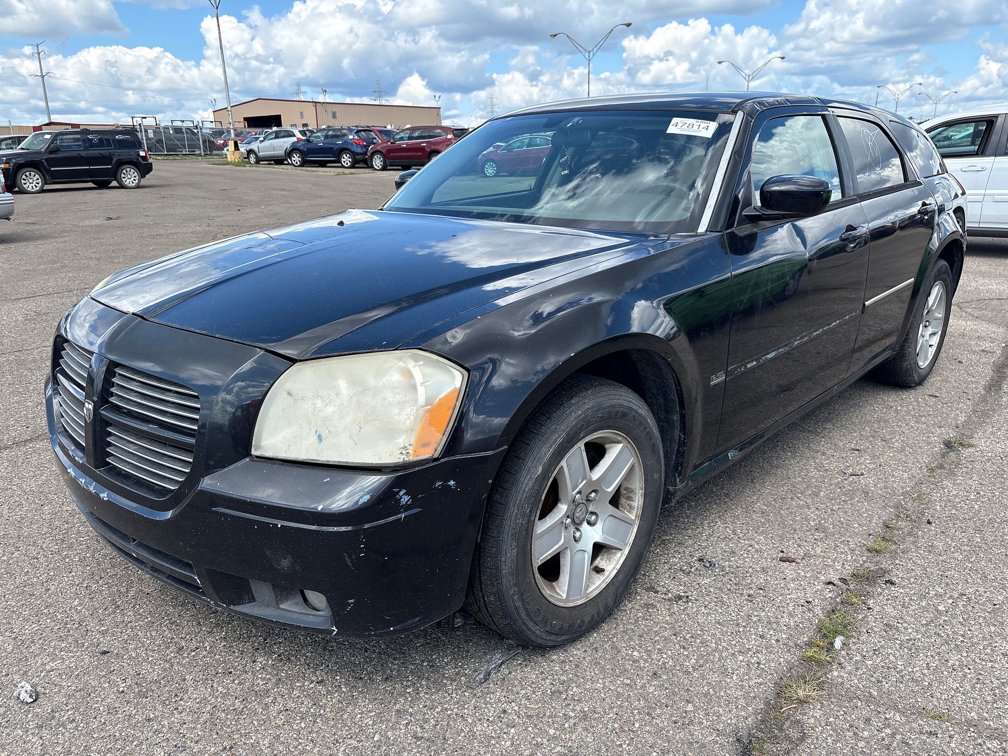 2005 DODGE MAGNUM - Image 1