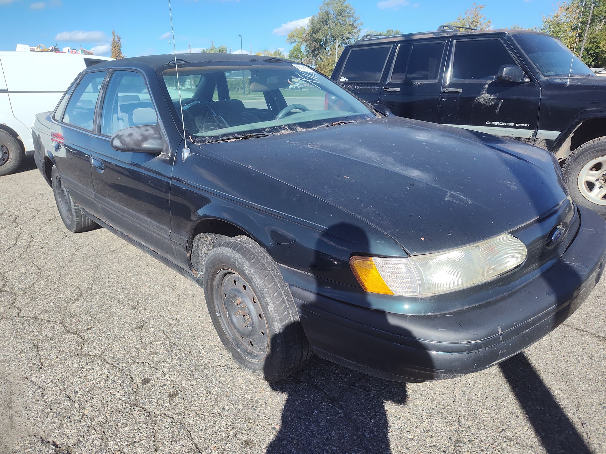 1995 FORD TAURUS - Image 2
