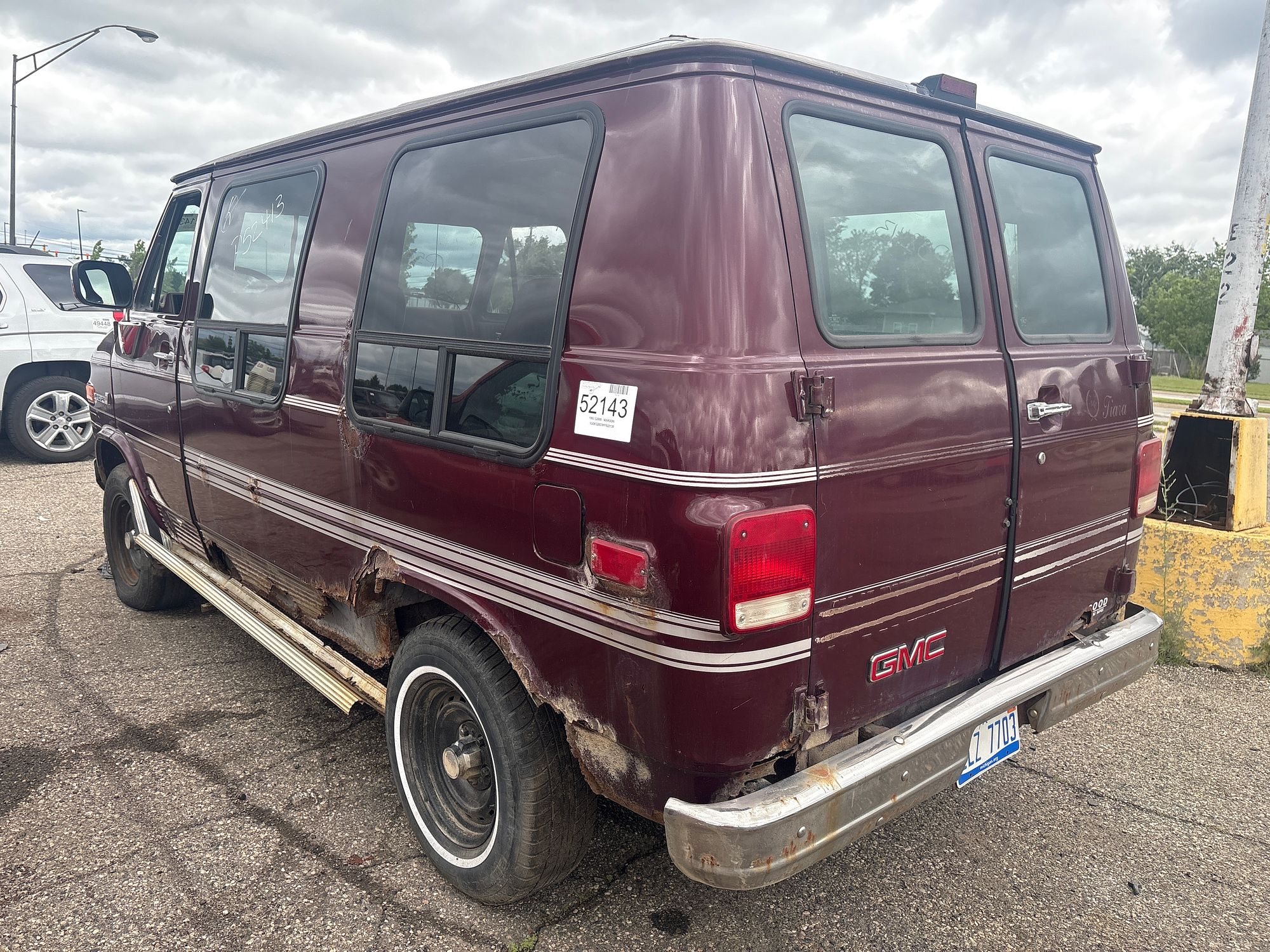 1993 GMC G2500 - Image 4