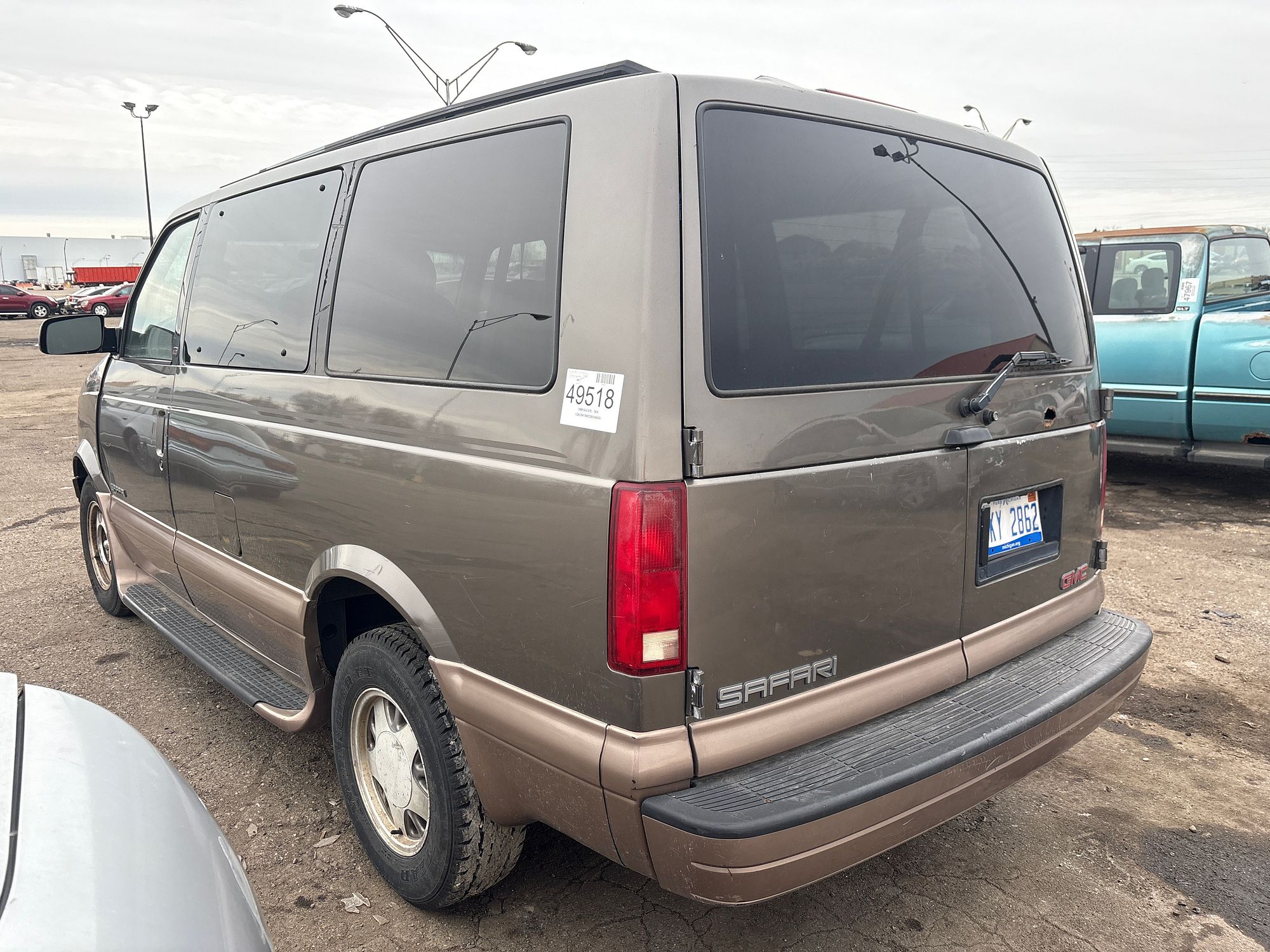 1999 GMC SAFARI - Image 4