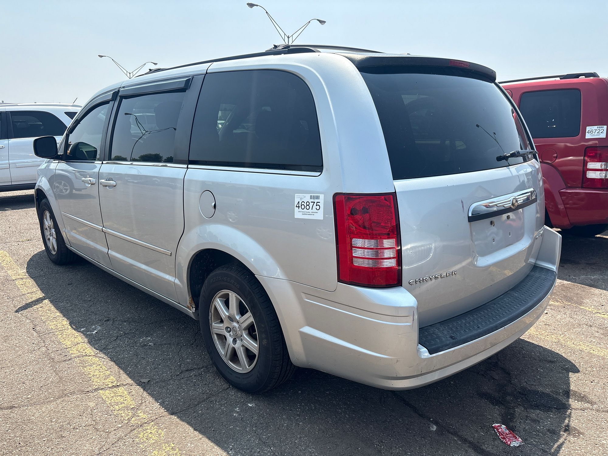 2010 CHRYSLER TOWN COUNTRY - Image 4