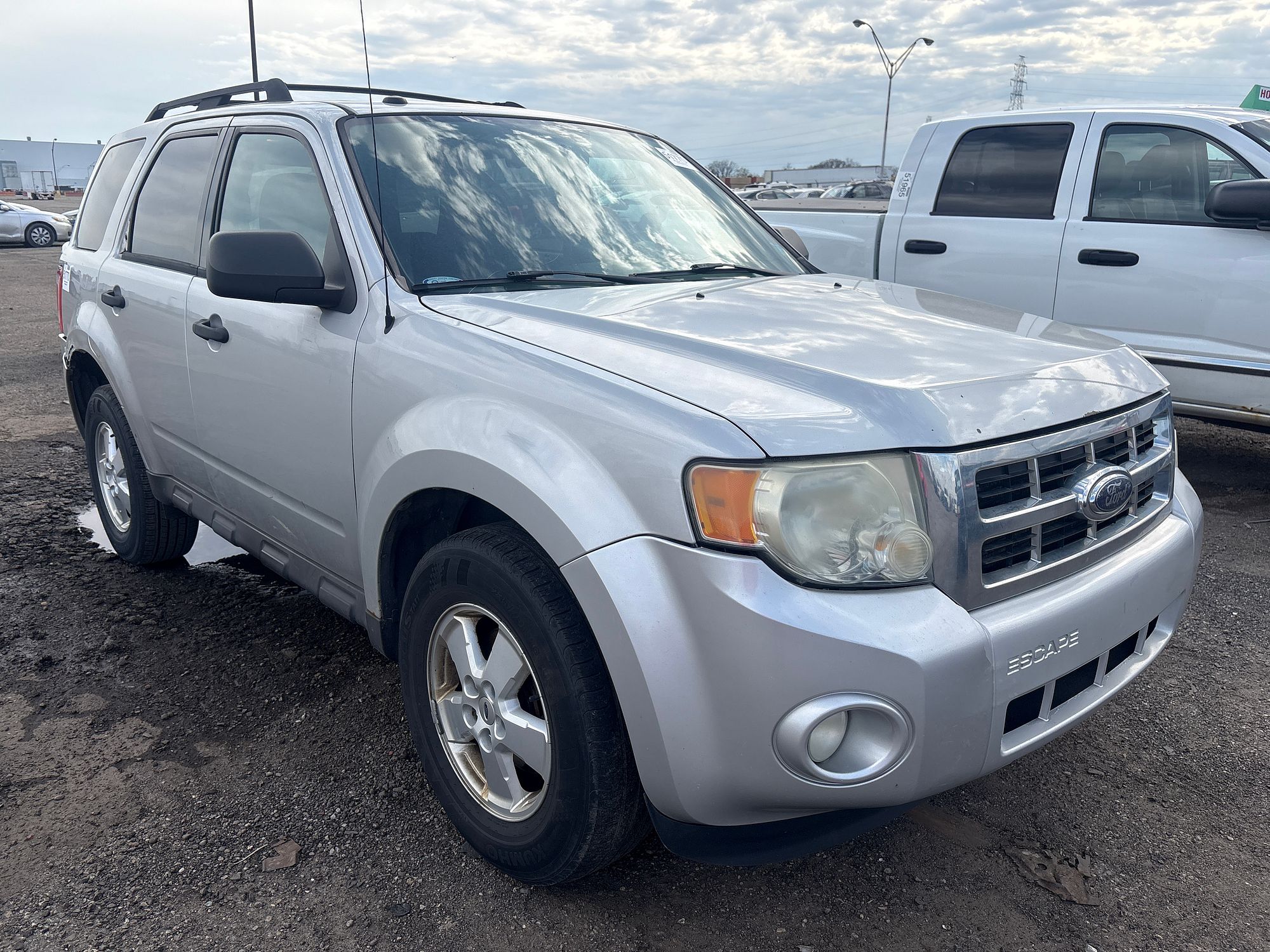 2009 FORD ESCAPE - Image 2