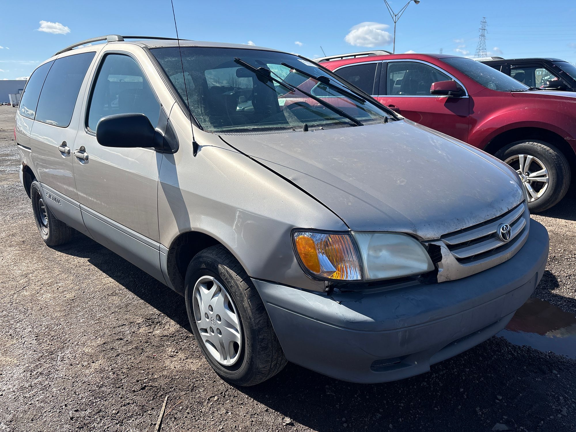 2002 TOYOTA SIENNA - Image 2