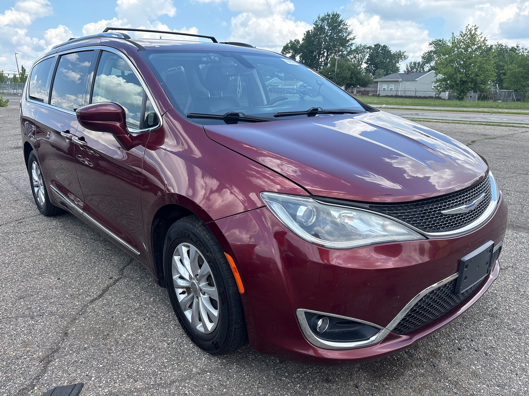2019 CHRYSLER PACIFICA - Image 2