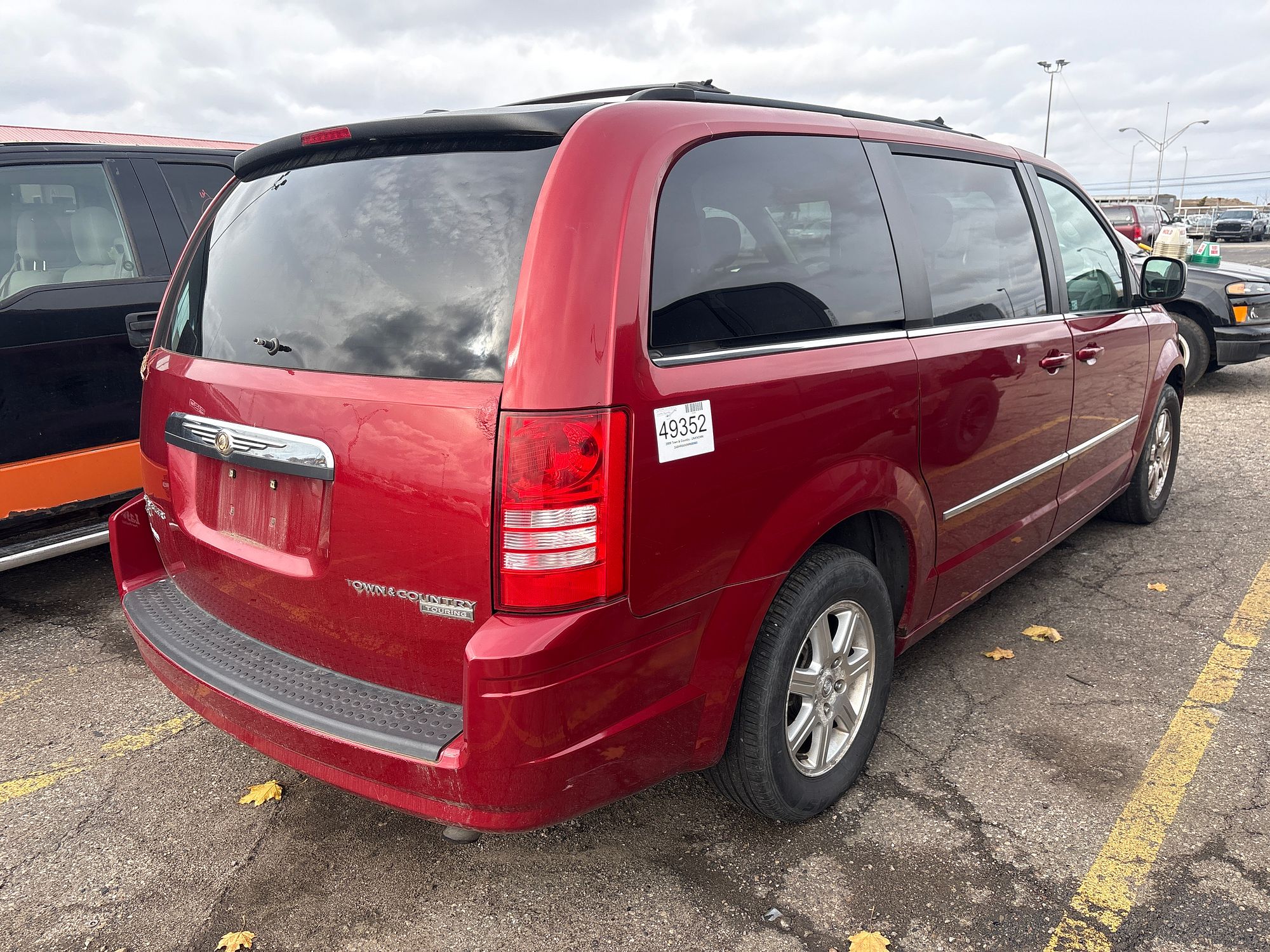 2009 CHRYSLER TOWN COUNTRY - Image 3