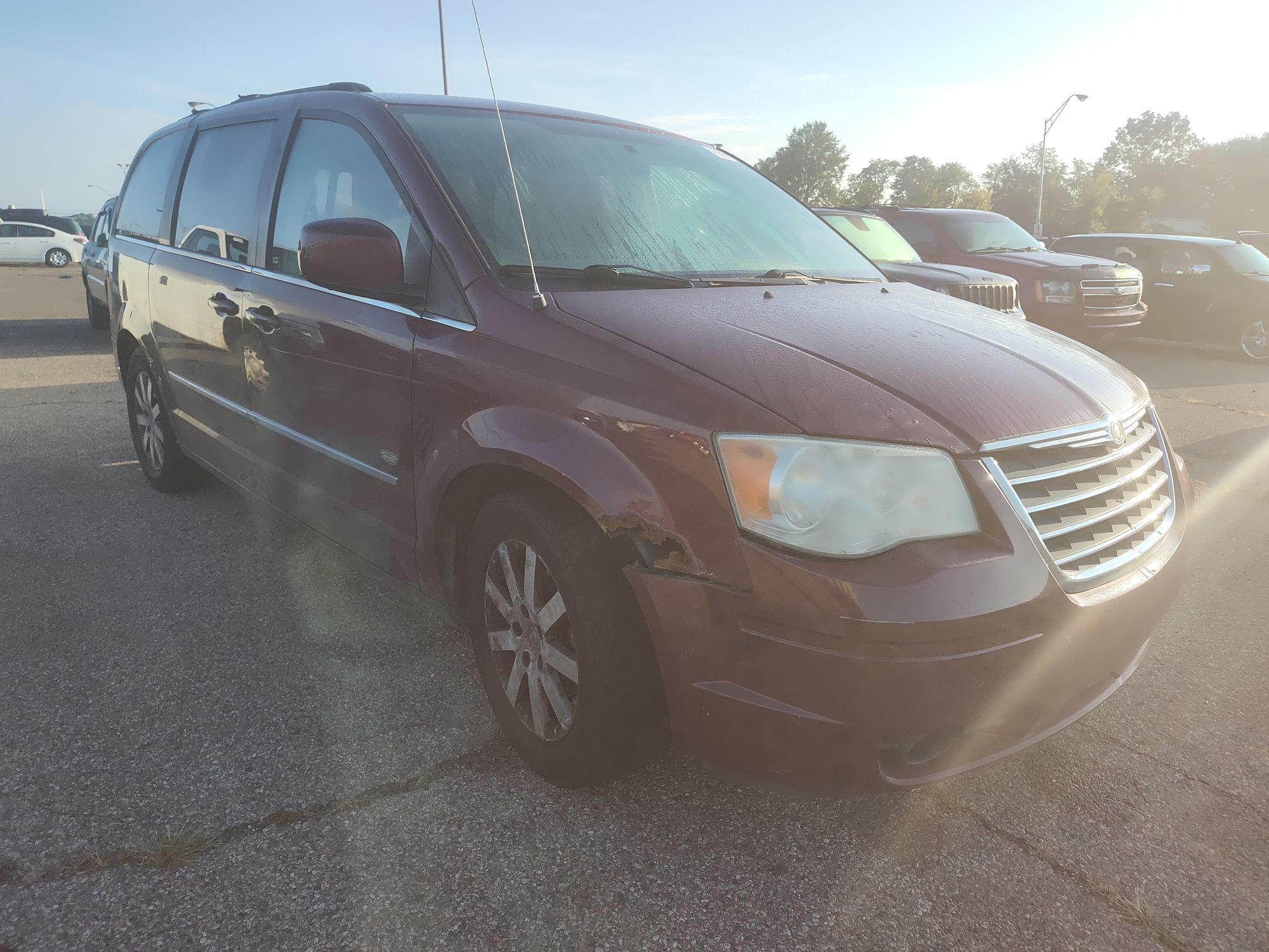2009 CHRYSLER TOWN COUNTRY - Image 2
