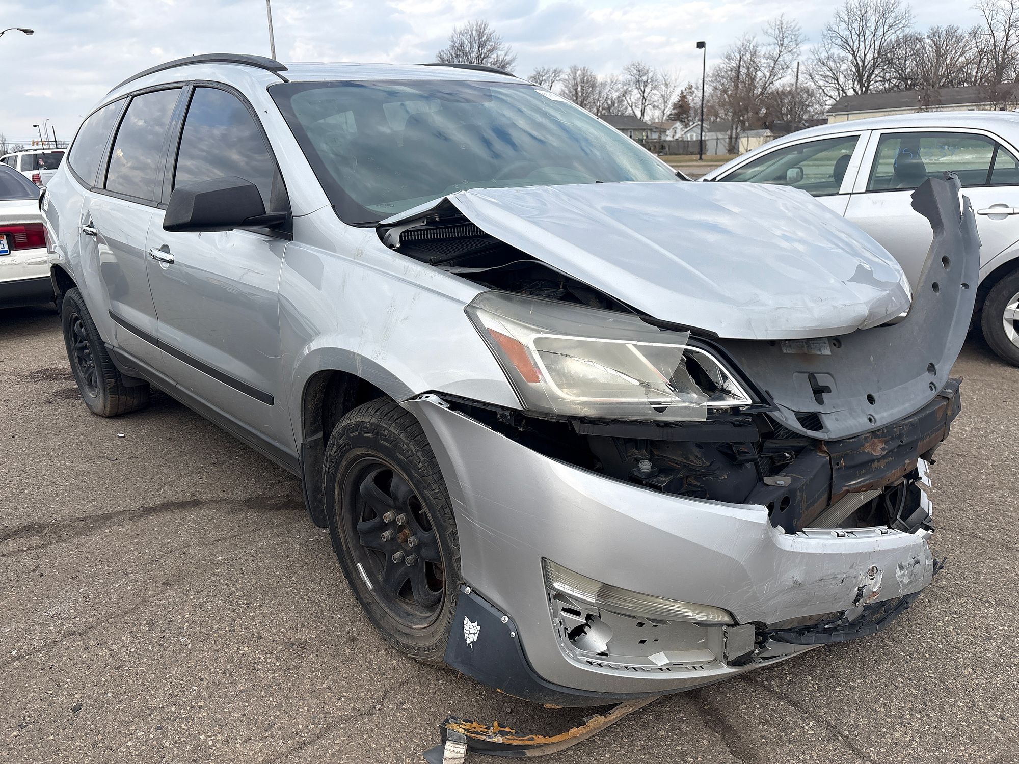 2014 CHEVROLET TRAVERSE - Image 2