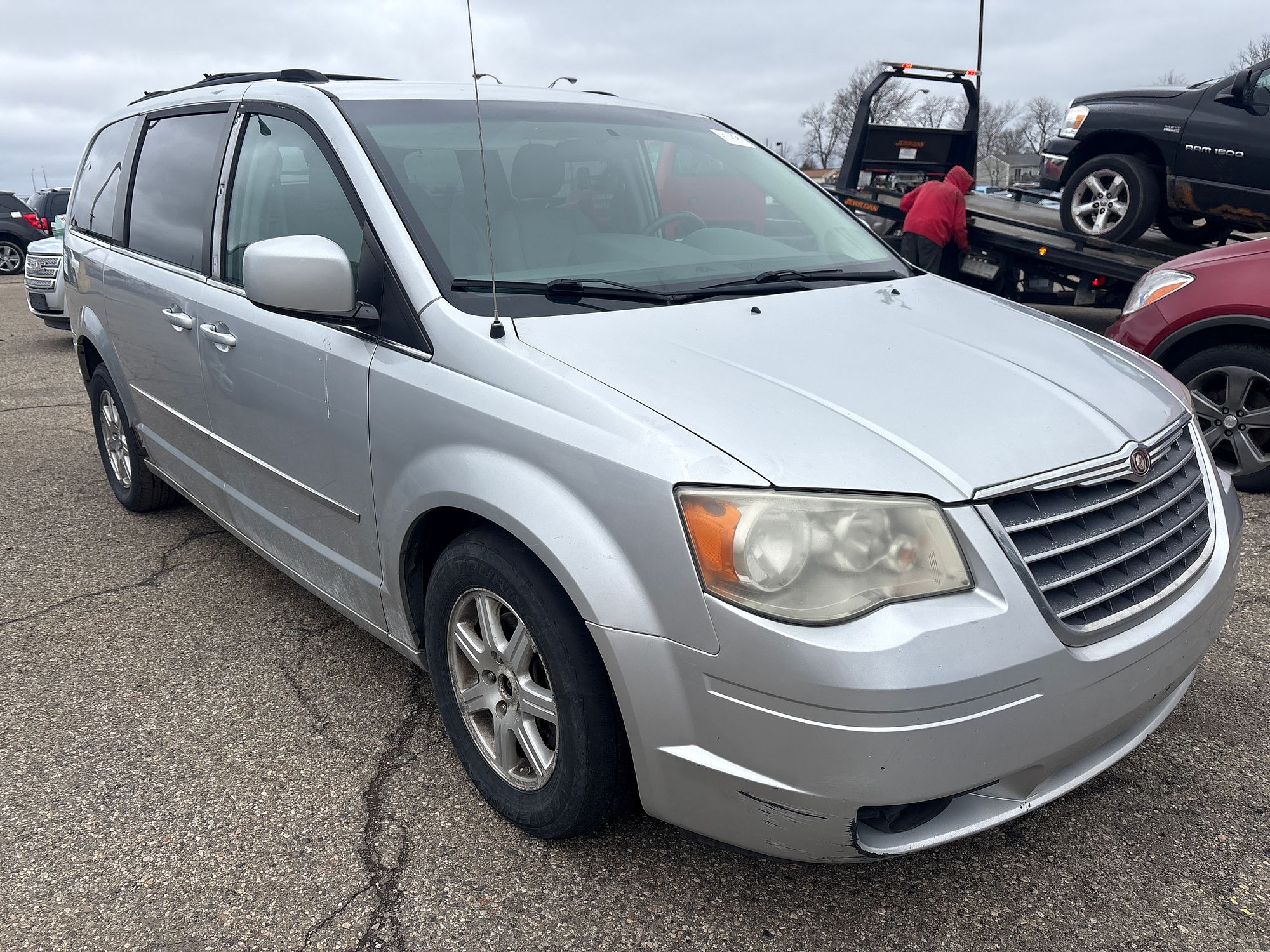 2009 CHRYSLER TOWN COUNTRY - Image 2