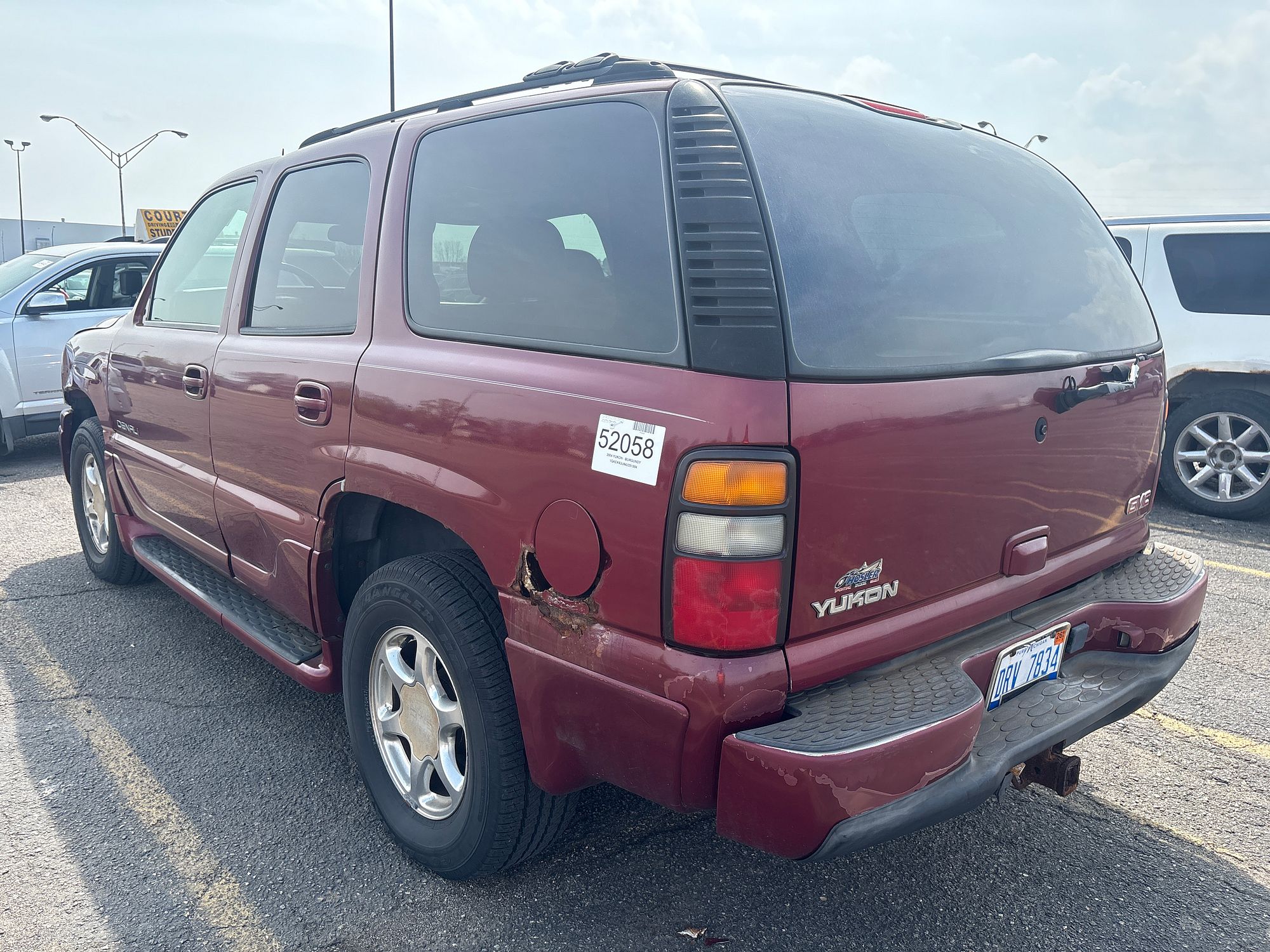 2004 GMC YUKON - Image 4