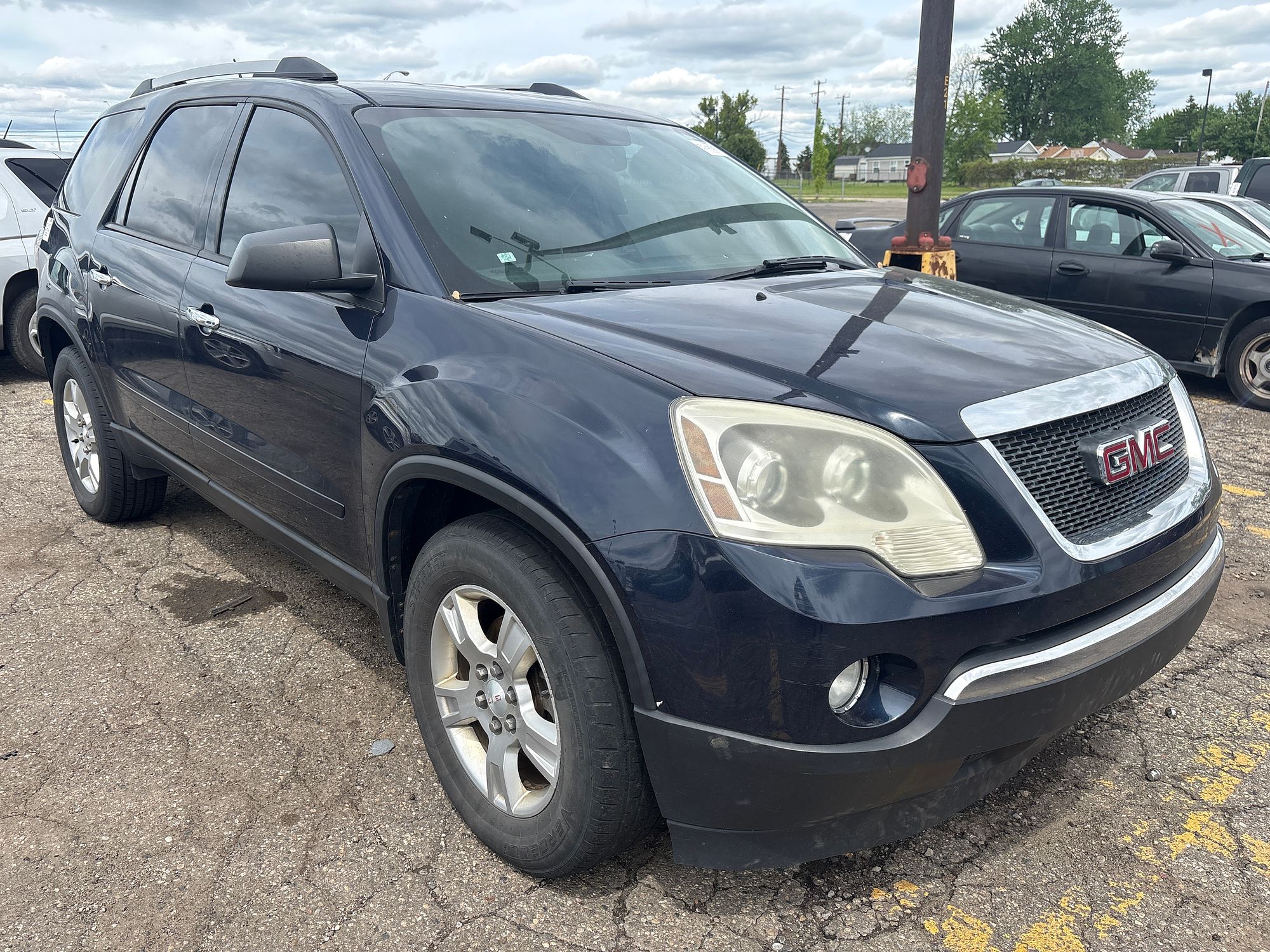 2012 GMC ACADIA - Image 2