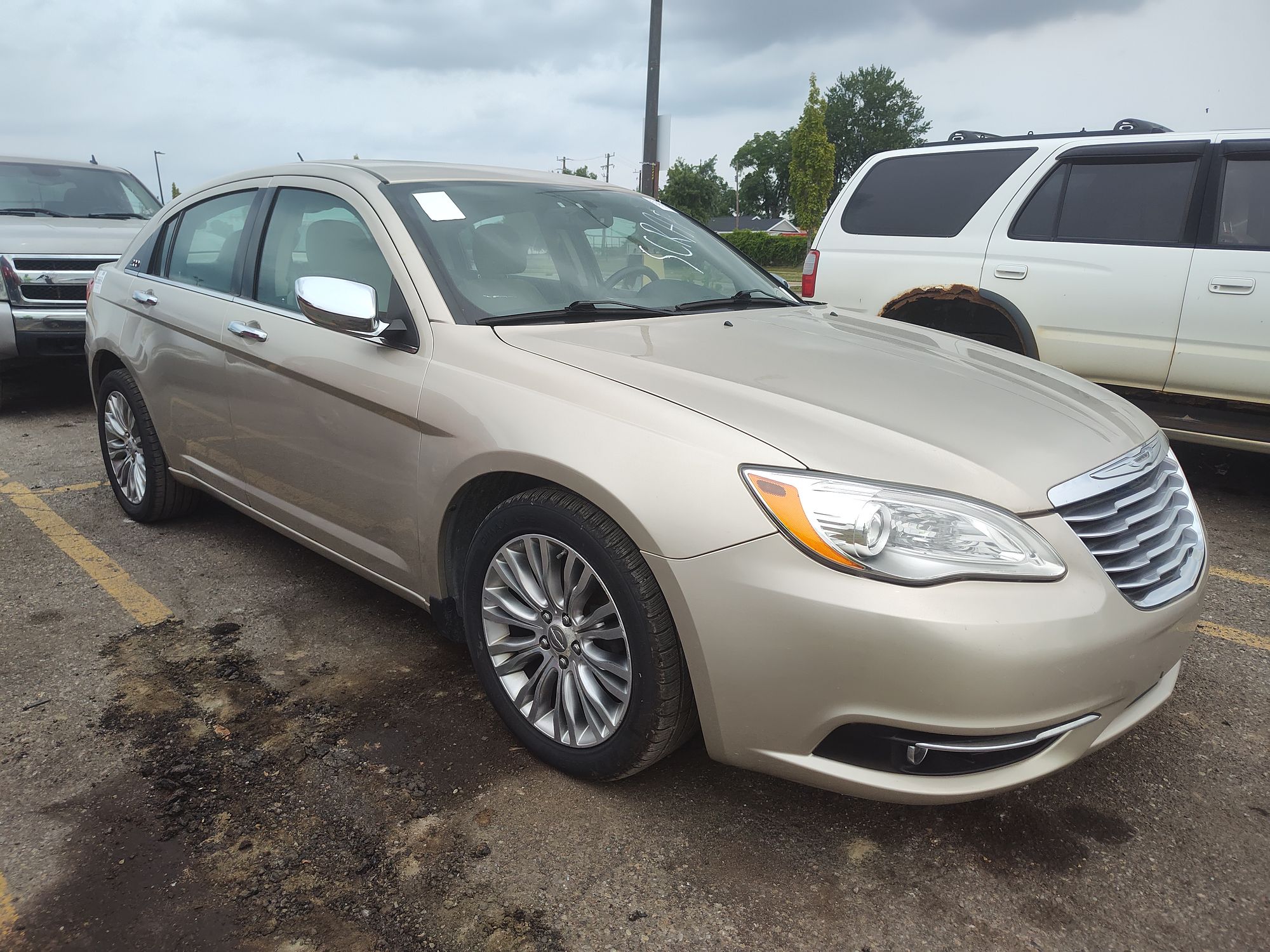 2013 CHRYSLER 200 - Image 2