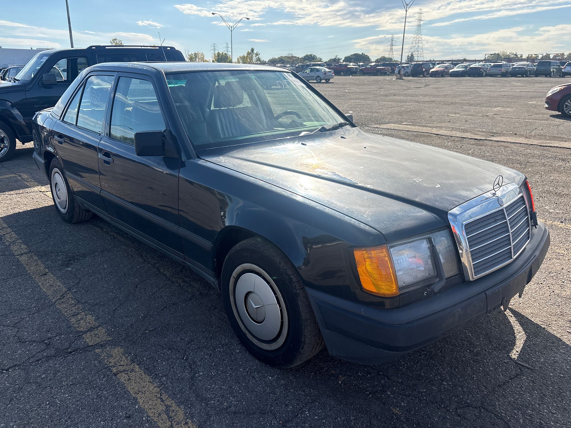 1989 MERCEDES 300E - Image 2