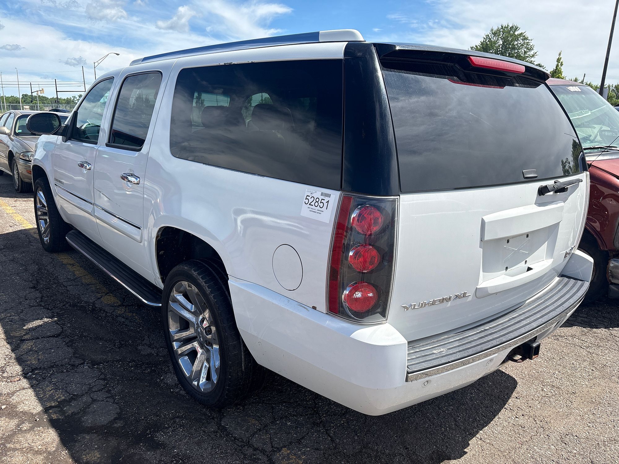 2007 GMC YUKON XL 1500 - Image 4