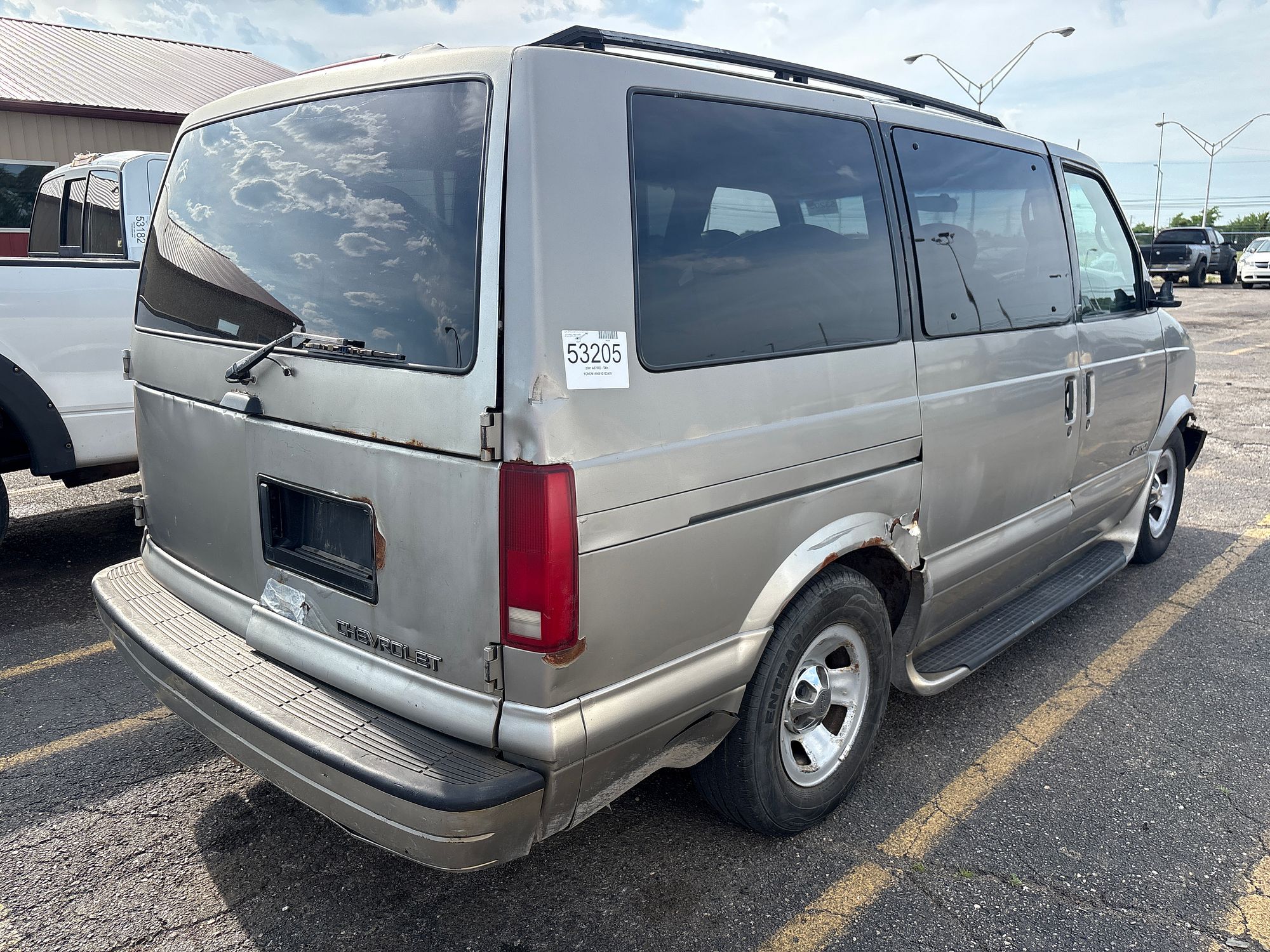 2001 CHEVROLET ASTRO - Image 3