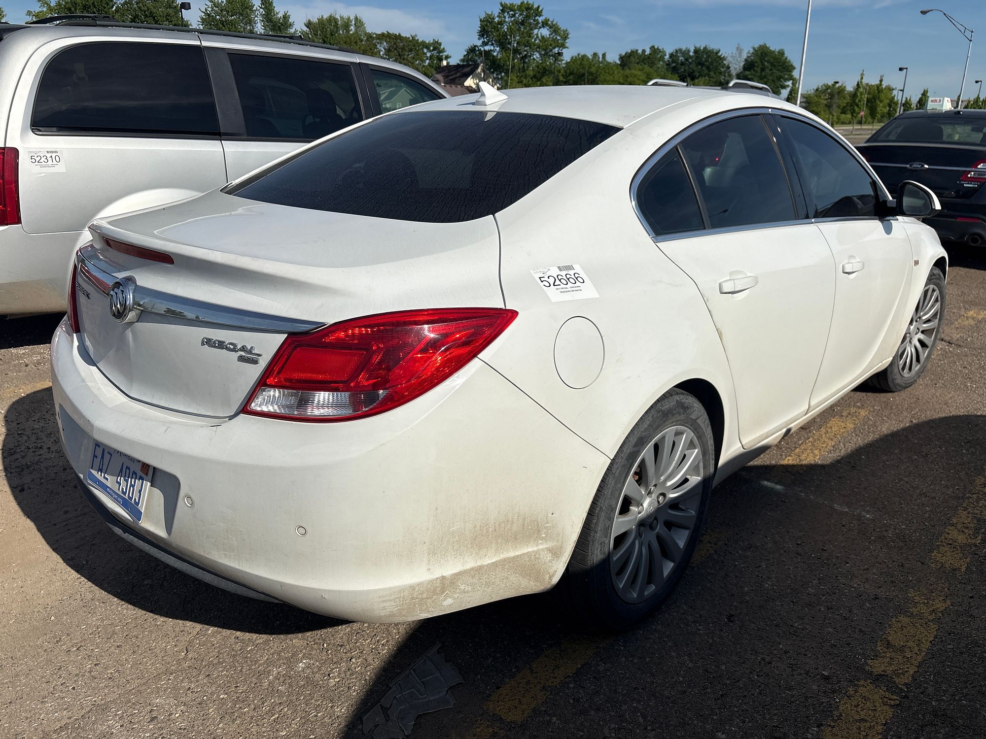 2011 BUICK REGAL - Image 3