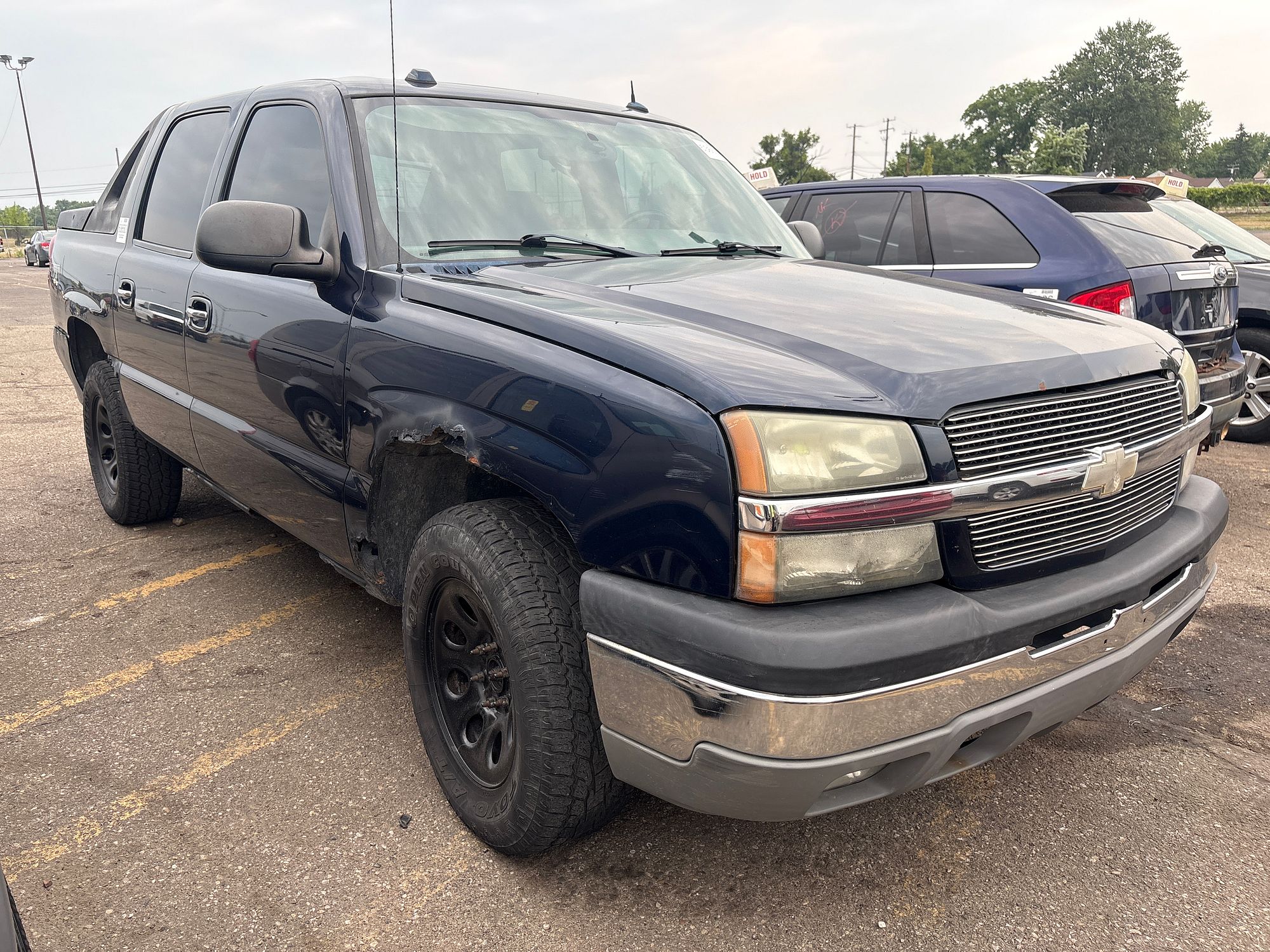 2004 CHEVROLET AVALANCHE 1500 - Image 2