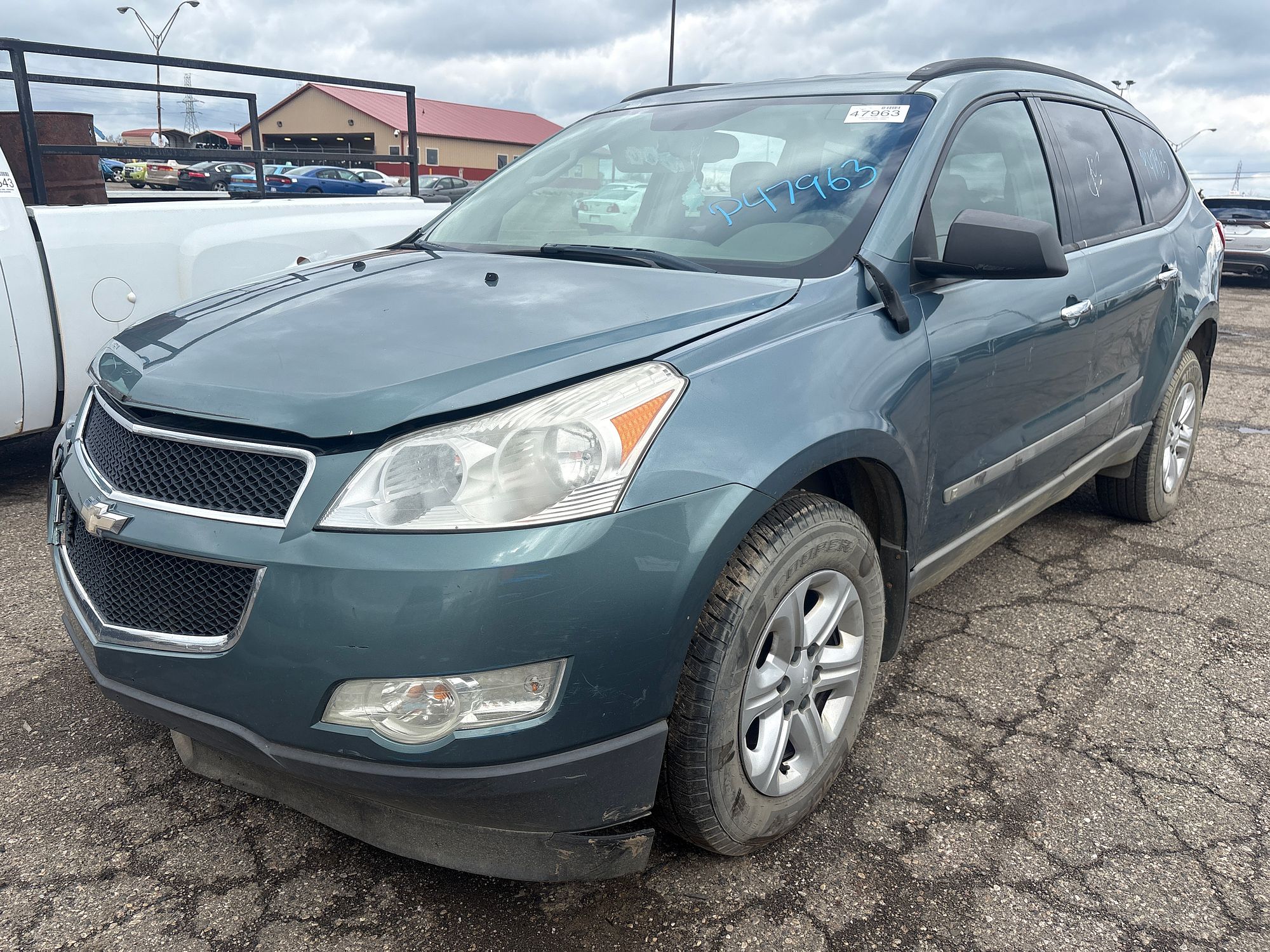 2009 CHEVROLET TRAVERSE - Image 1