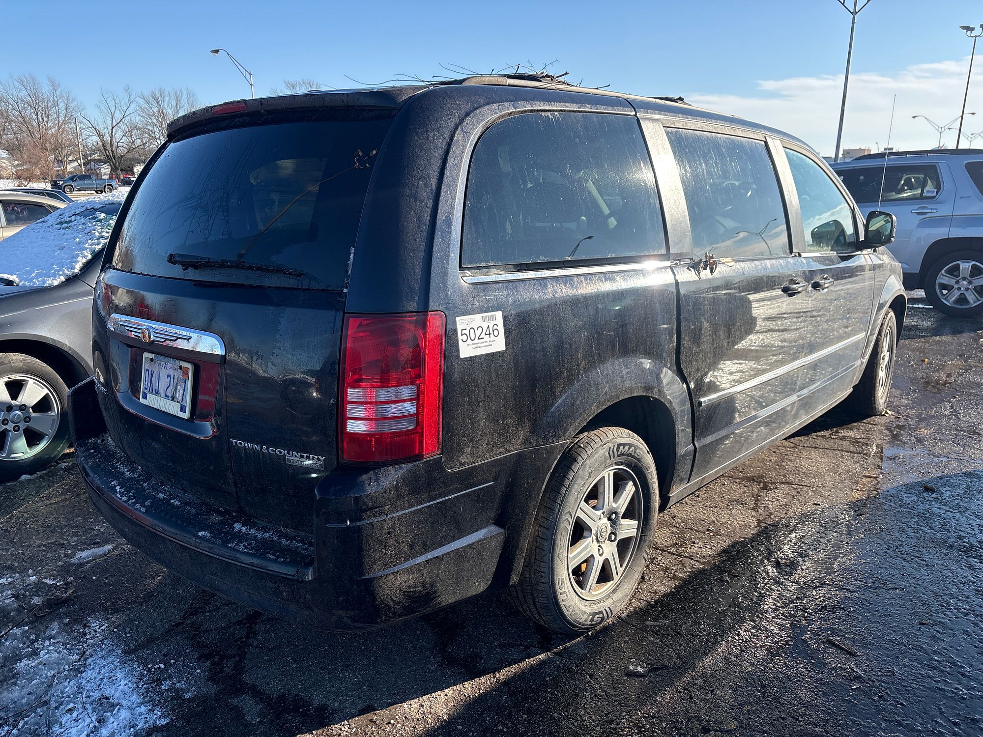 2010 CHRYSLER TOWN COUNTRY - Image 3