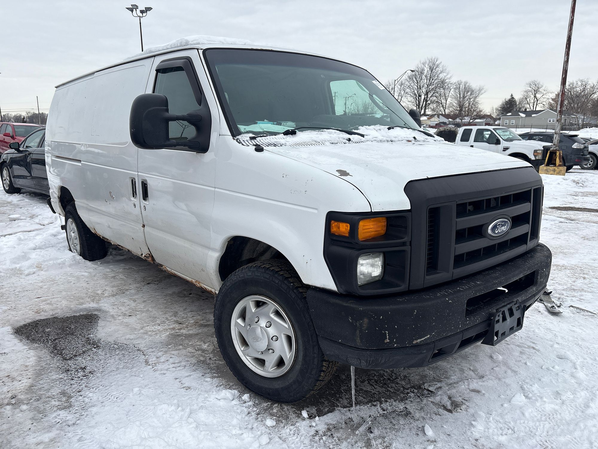 2011 FORD E250 - Image 2