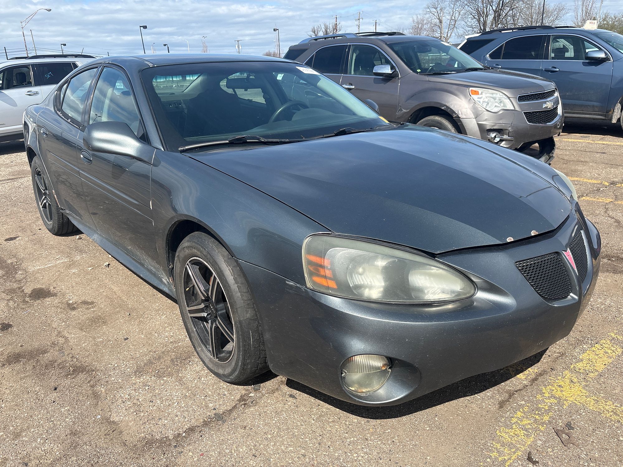 2004 PONTIAC GRAND PRIX - Image 2