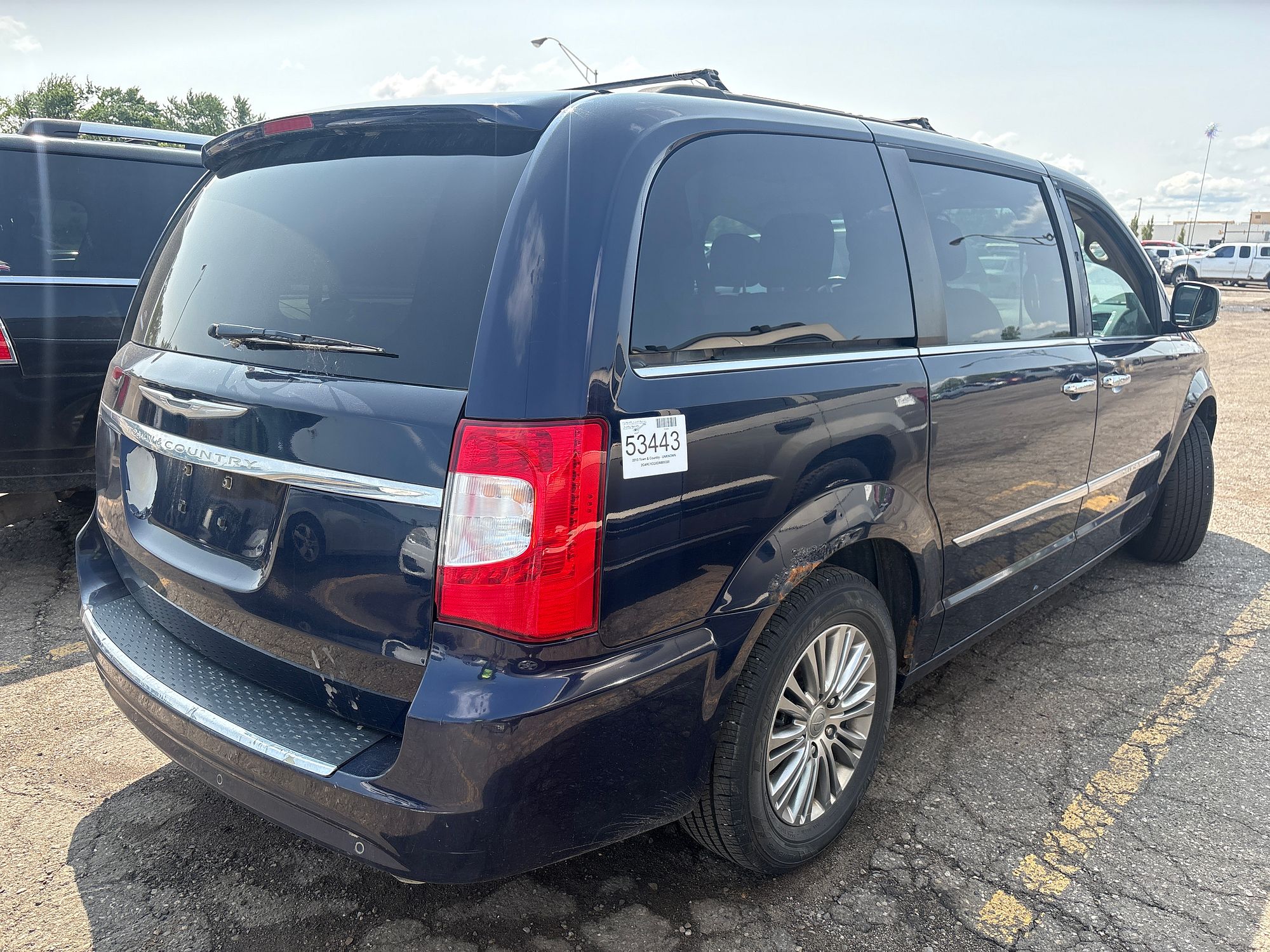 2013 CHRYSLER TOWN COUNTRY - Image 3