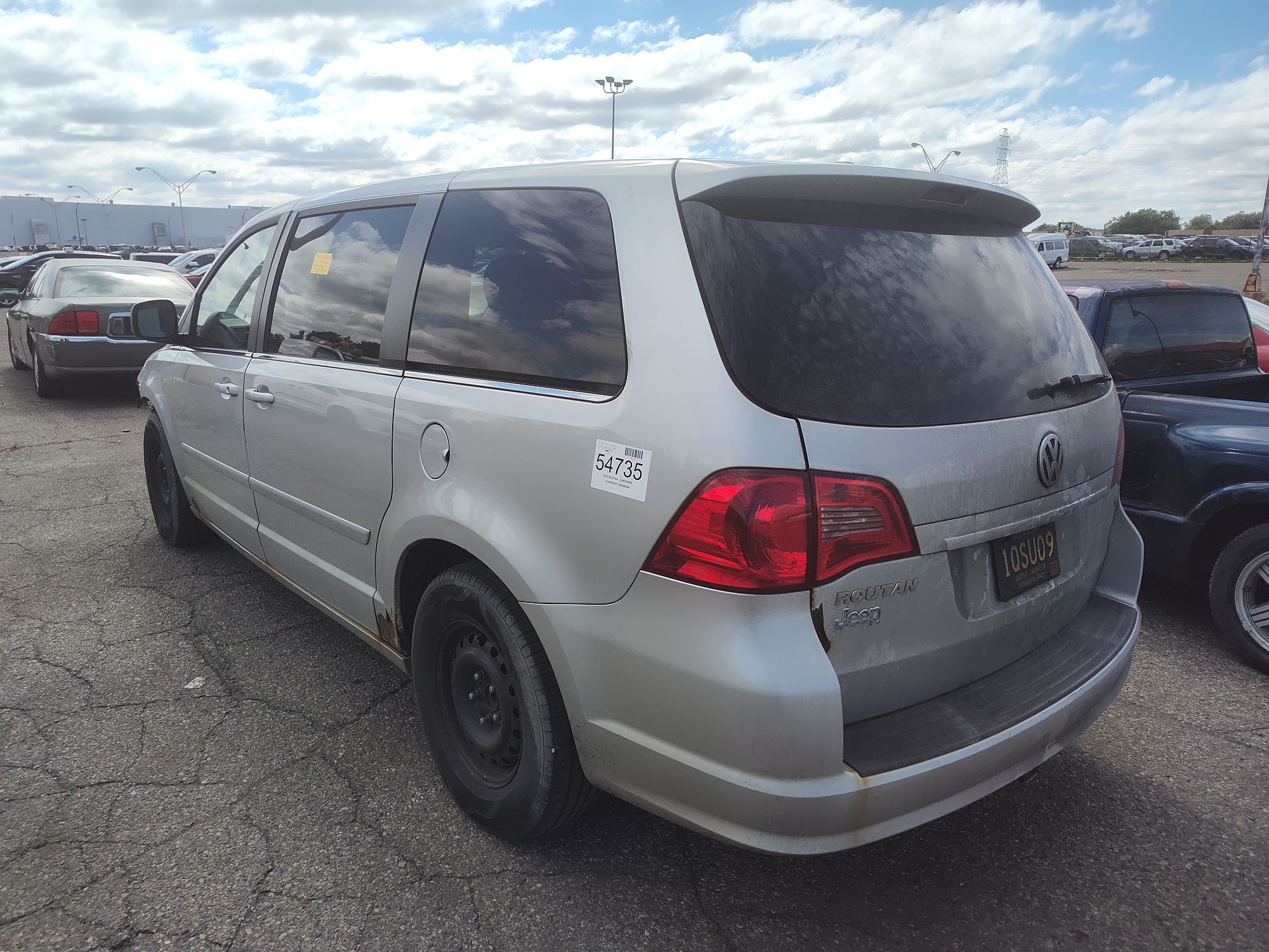 2010 VOLKSWAGEN ROUTAN - Image 4