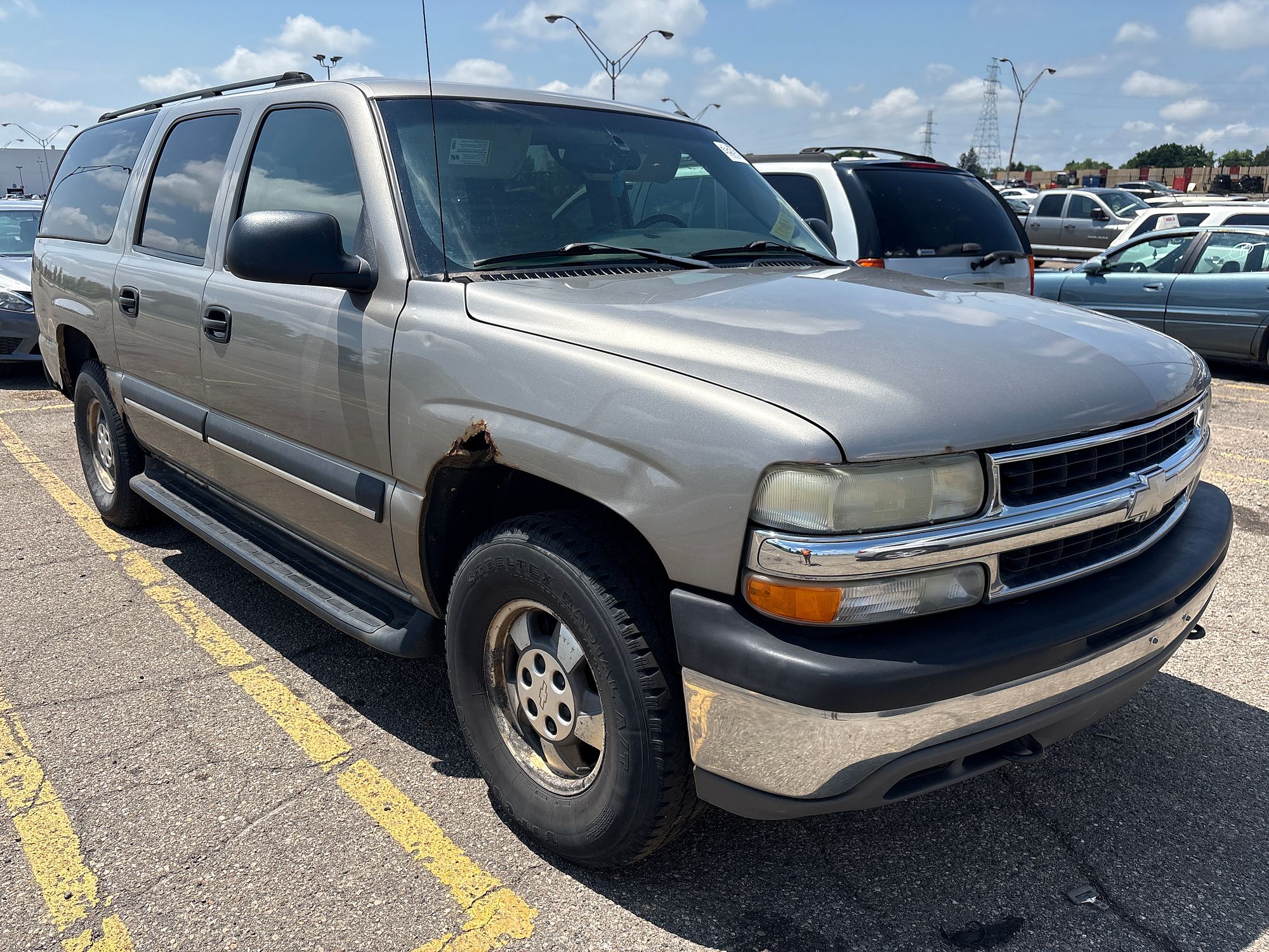2003 CHEVROLET SUBURBAN 1500 - Image 2