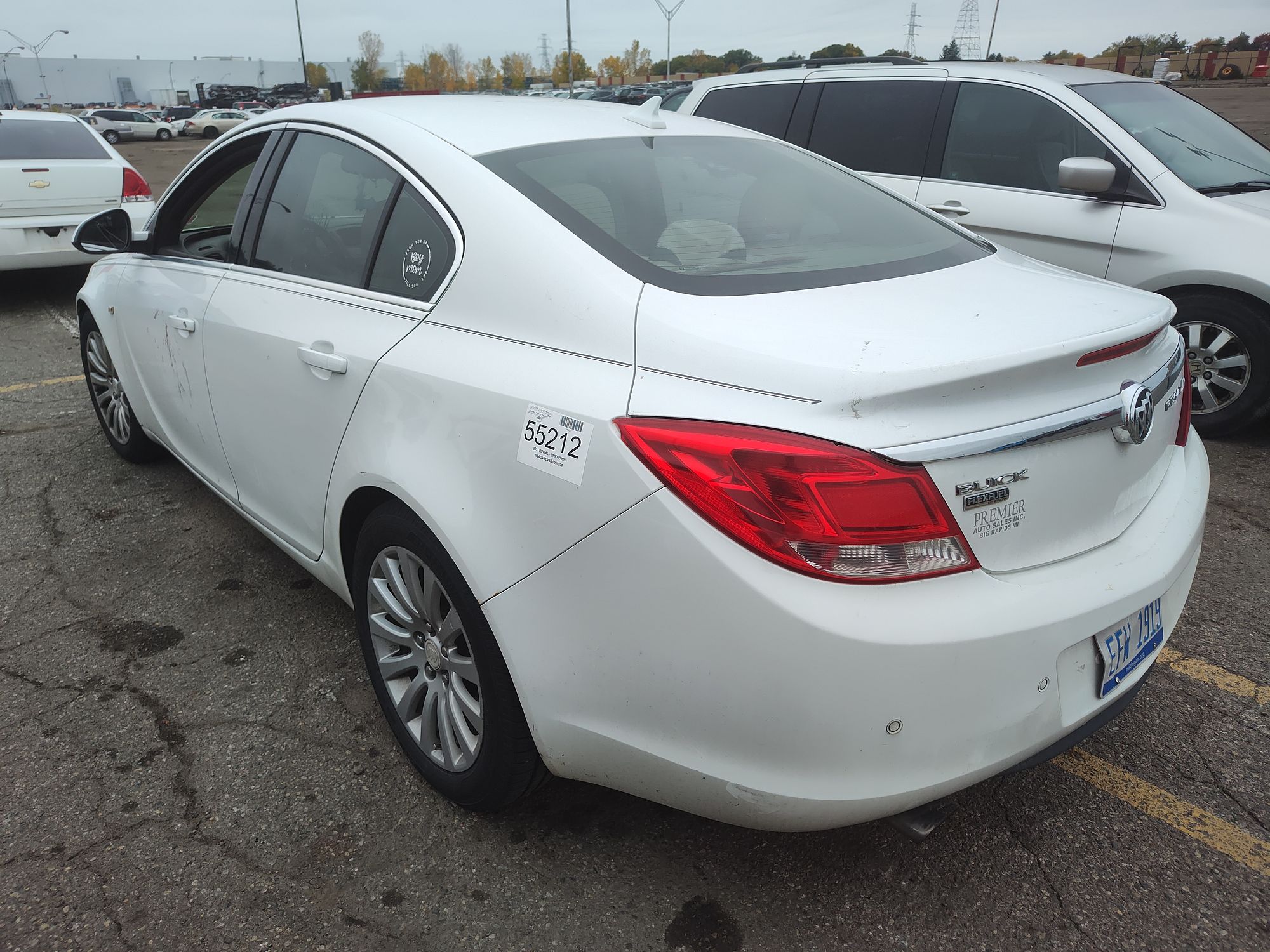 2011 BUICK REGAL - Image 4