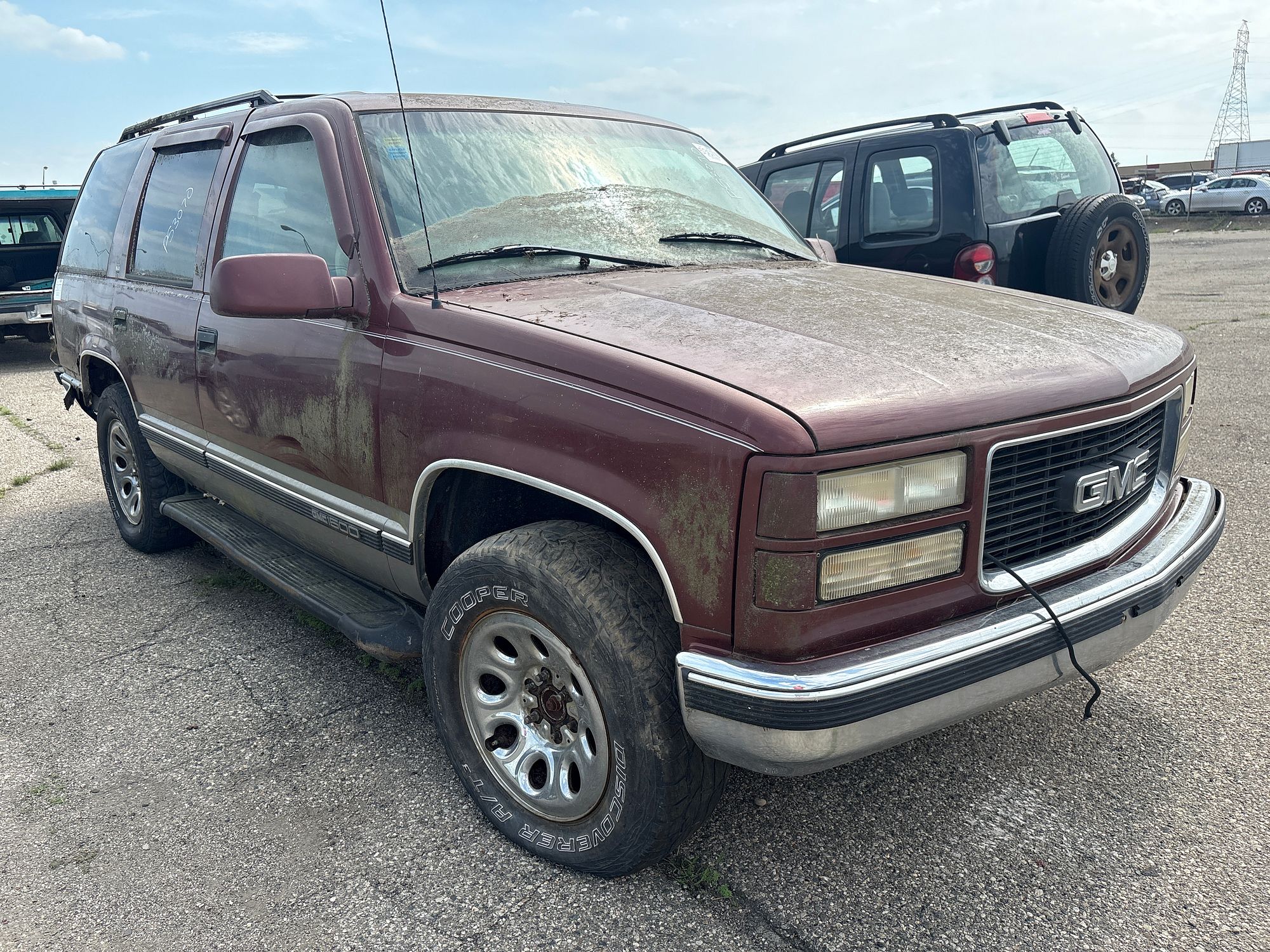 1998 GMC YUKON - Image 2