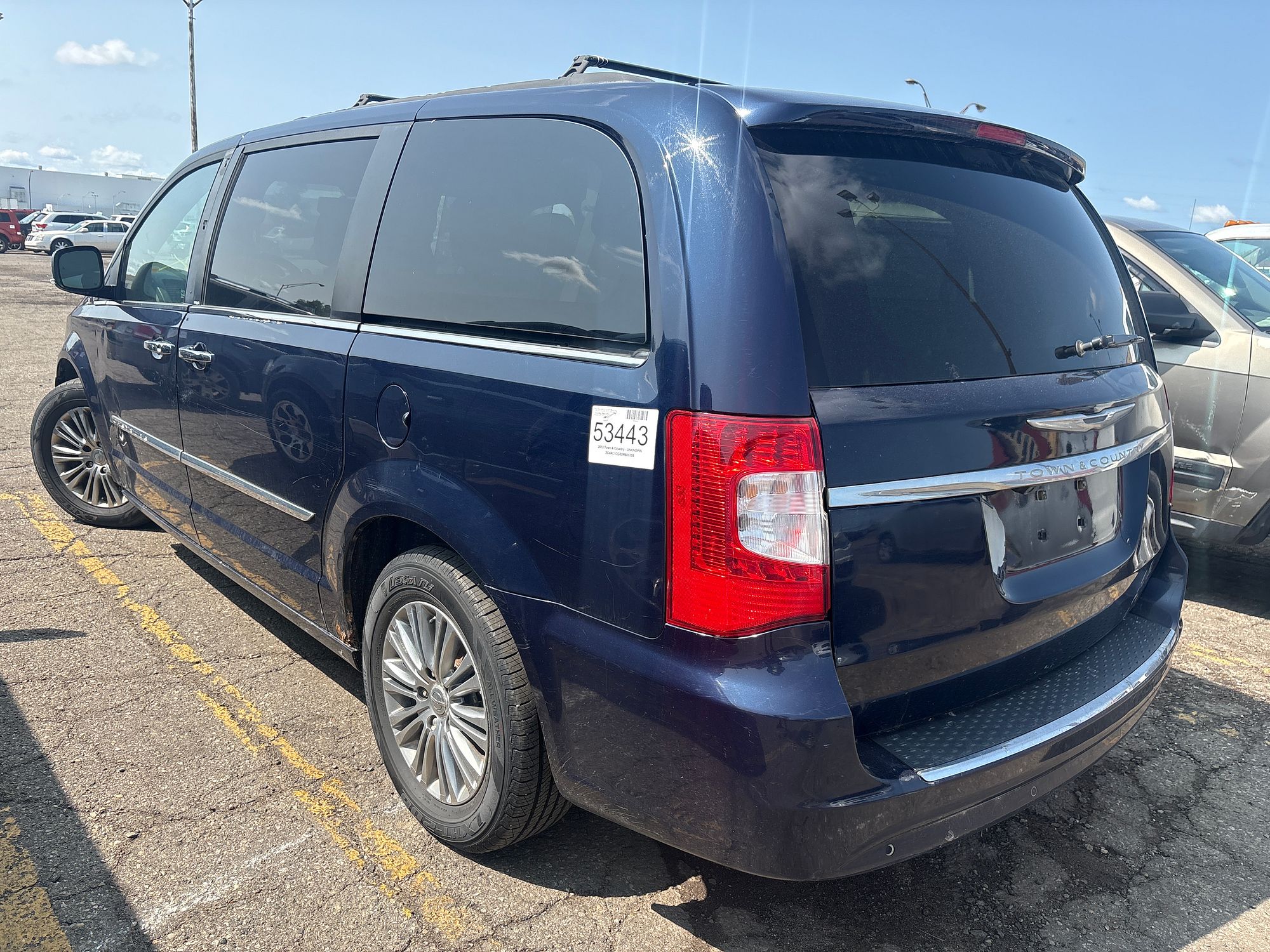 2013 CHRYSLER TOWN COUNTRY - Image 4
