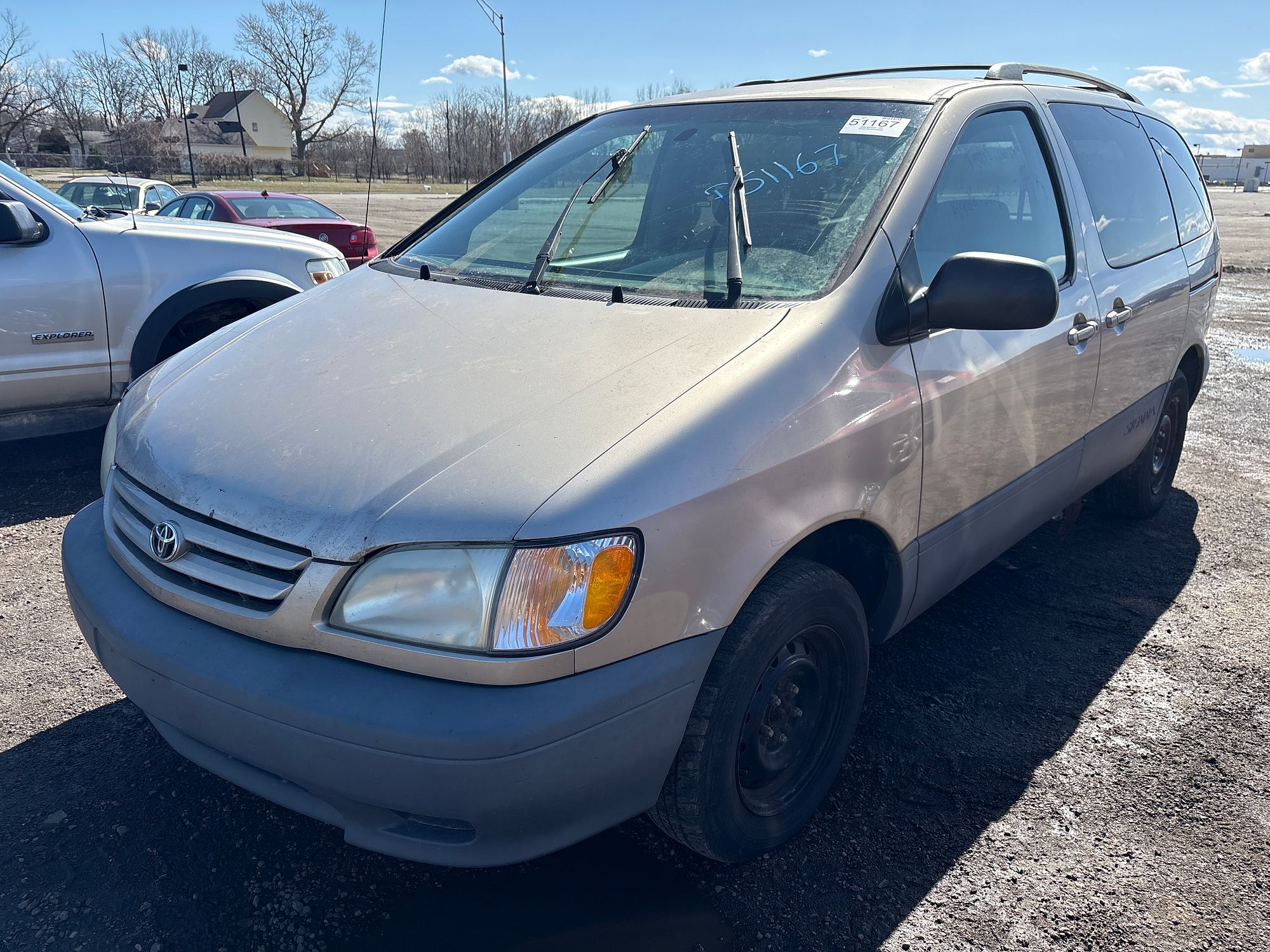 2002 TOYOTA SIENNA - Image 1