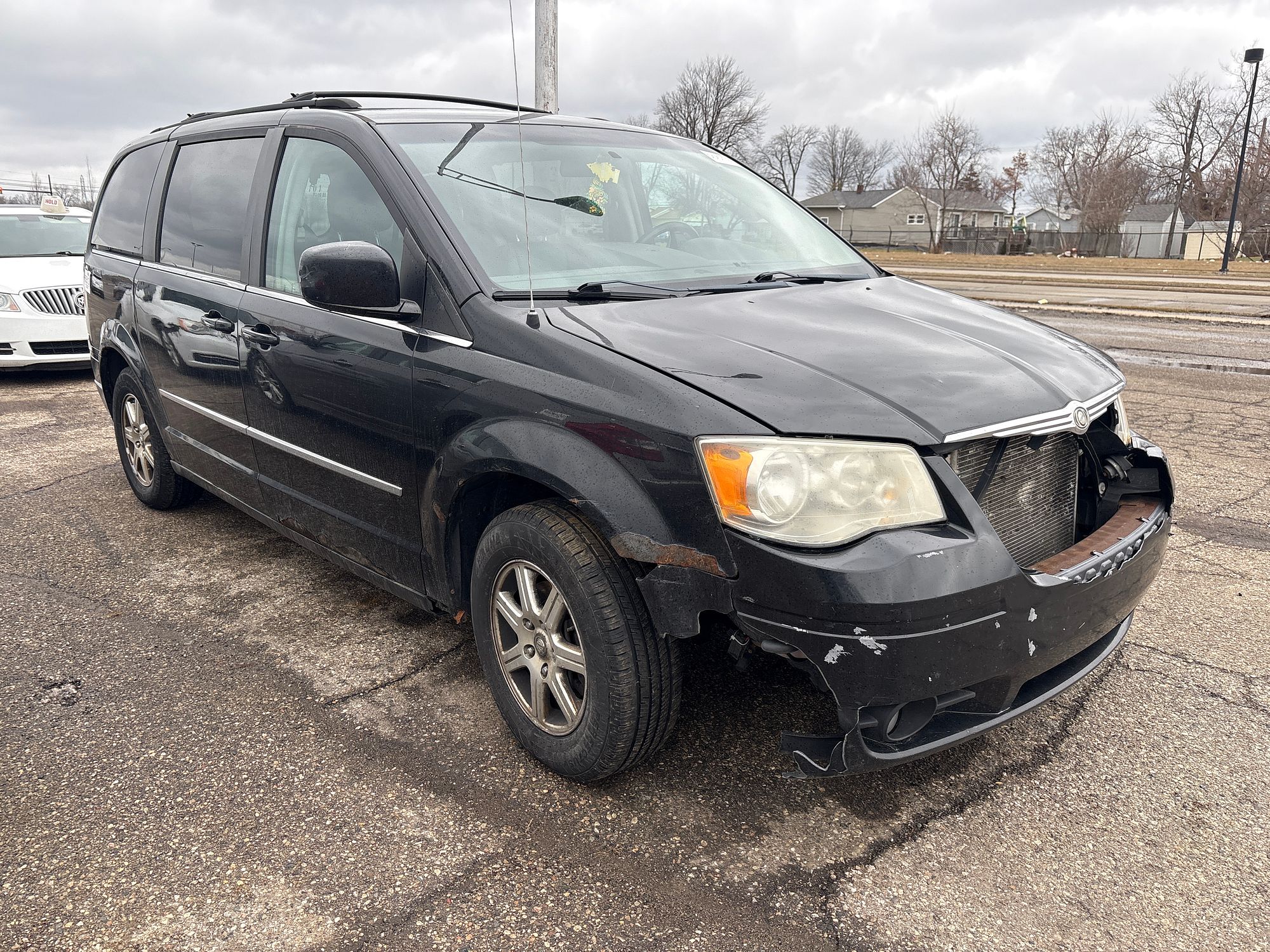 2010 CHRYSLER TOWN COUNTRY - Image 2