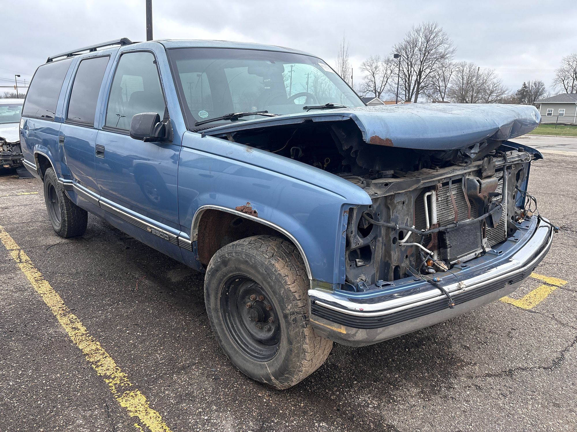 1996 CHEVROLET SUBURBAN 2500 - Image 2